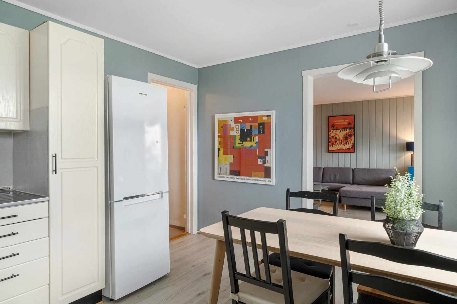 Fra kjøkken er det også inngang til eget vaskerom. Galleribilde