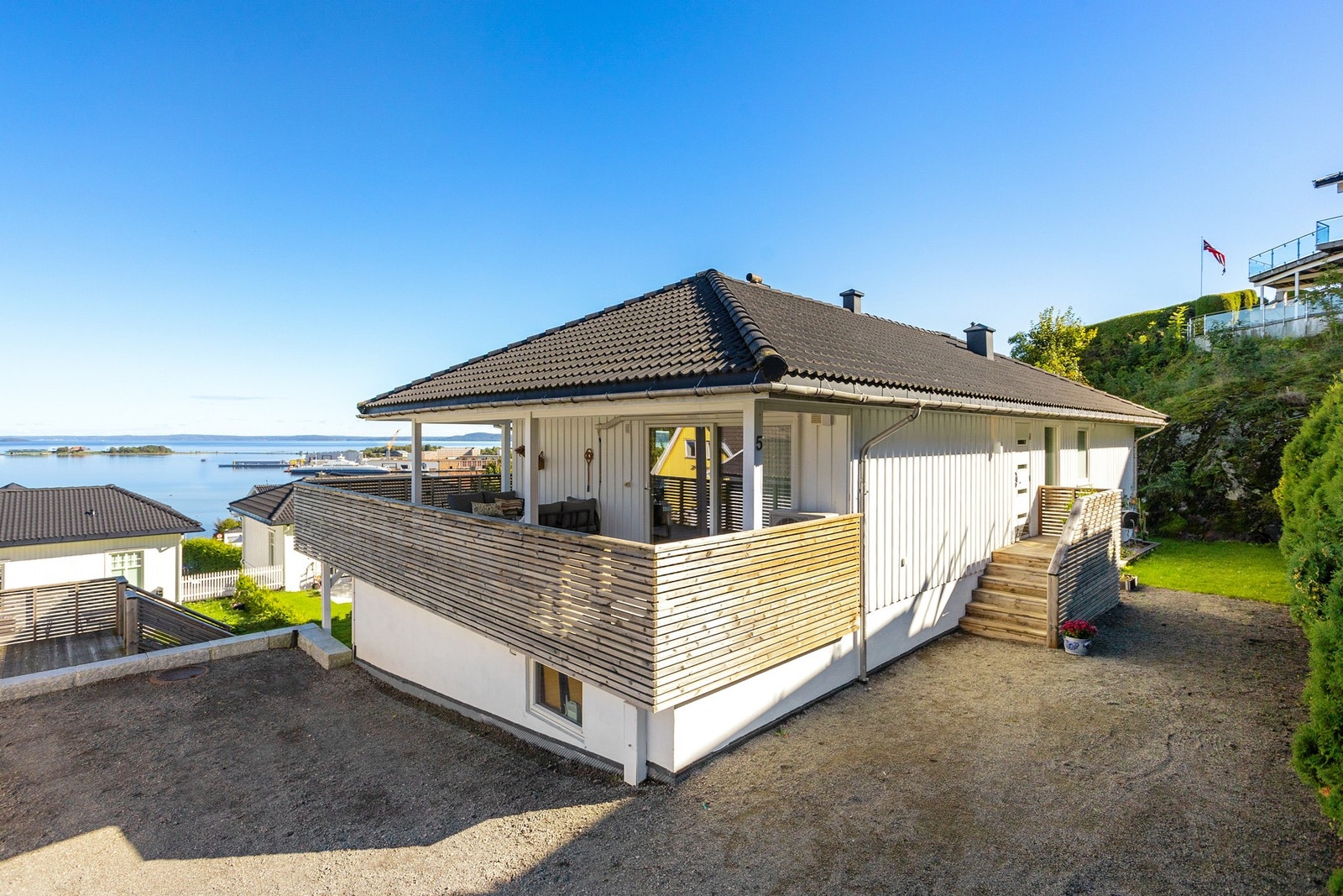 Eiendommen har hele 81 kvm terrasser fordelt på flere himmelretninger. Galleribilde