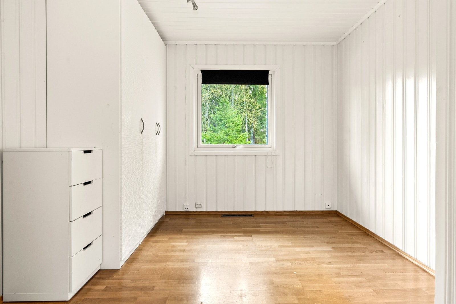 Soverom nr. 2 i hoveddelen. Galleribilde