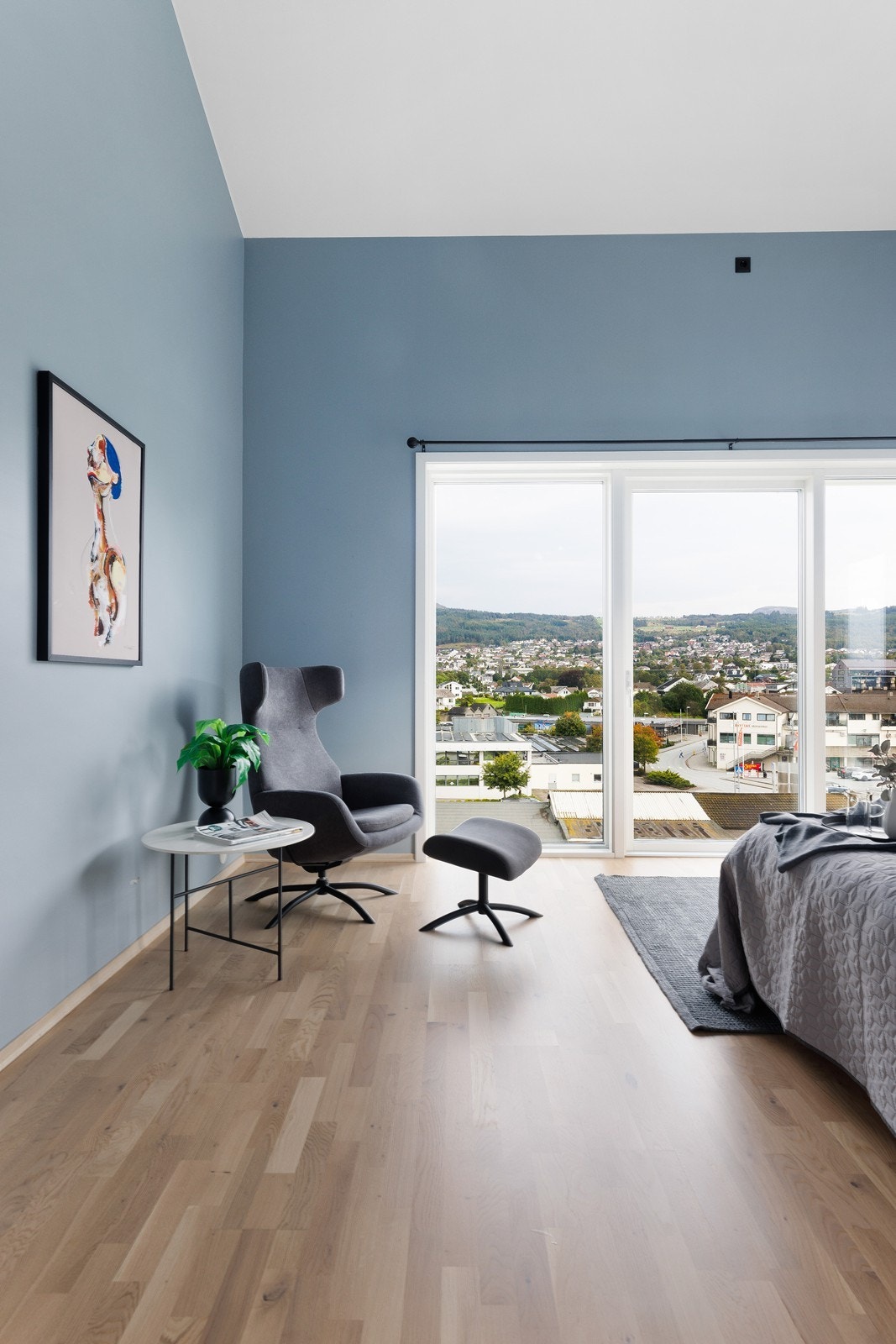 Hovedsoverommet er meget stort og kan ha mange bruksmuligheter Galleribilde