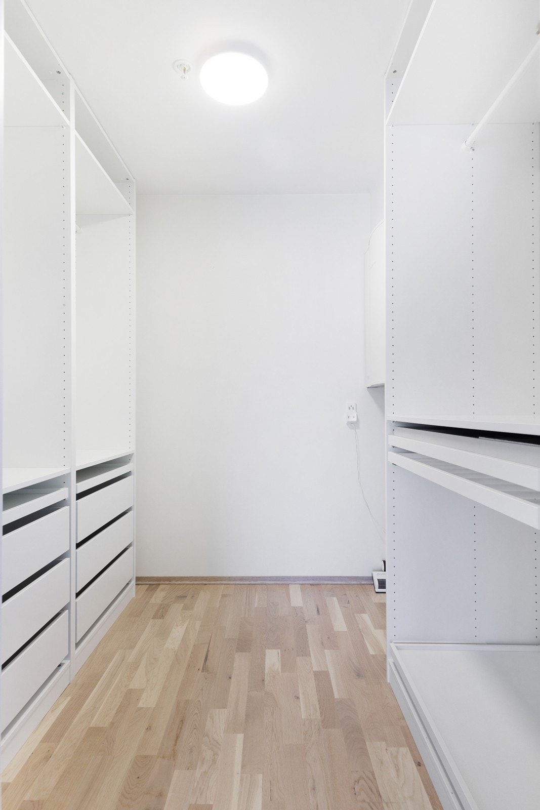 Bod / Garderoberom Galleribilde