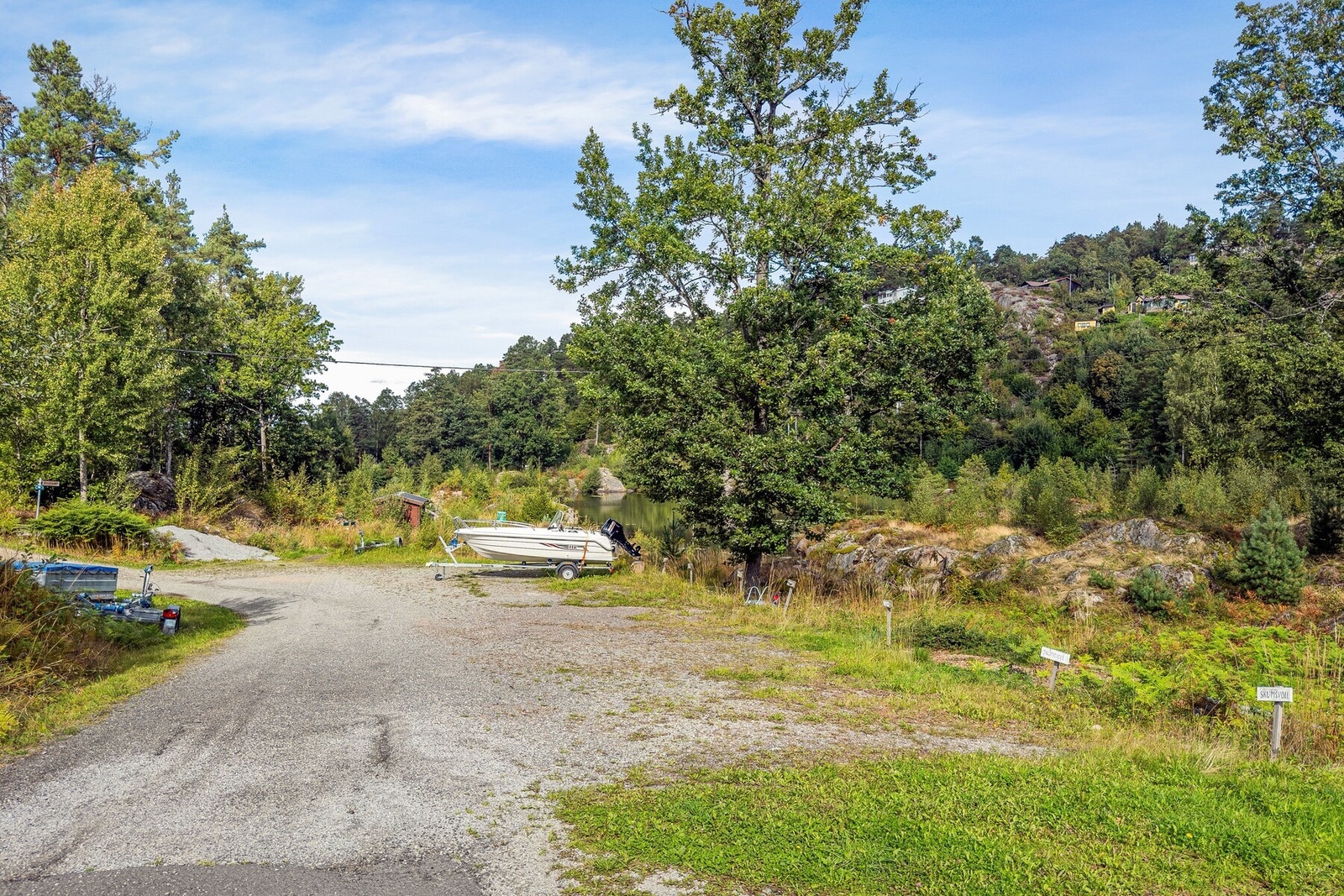 Muligheter for lett adkomst med bil nesten helt frem til hytta. Galleribilde
