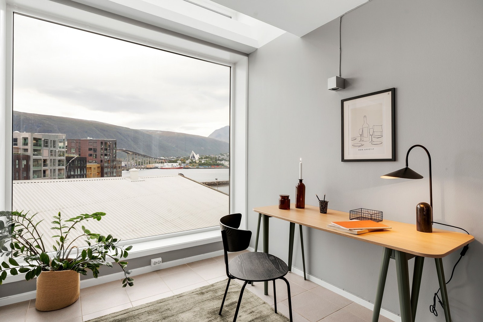 Vinterhage/kontor. Galleribilde