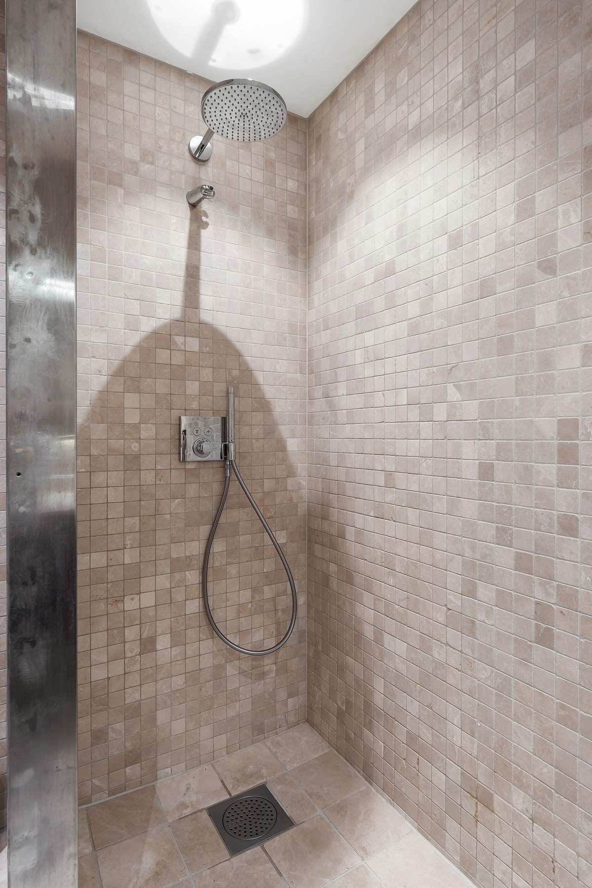 Dushjørne. Galleribilde