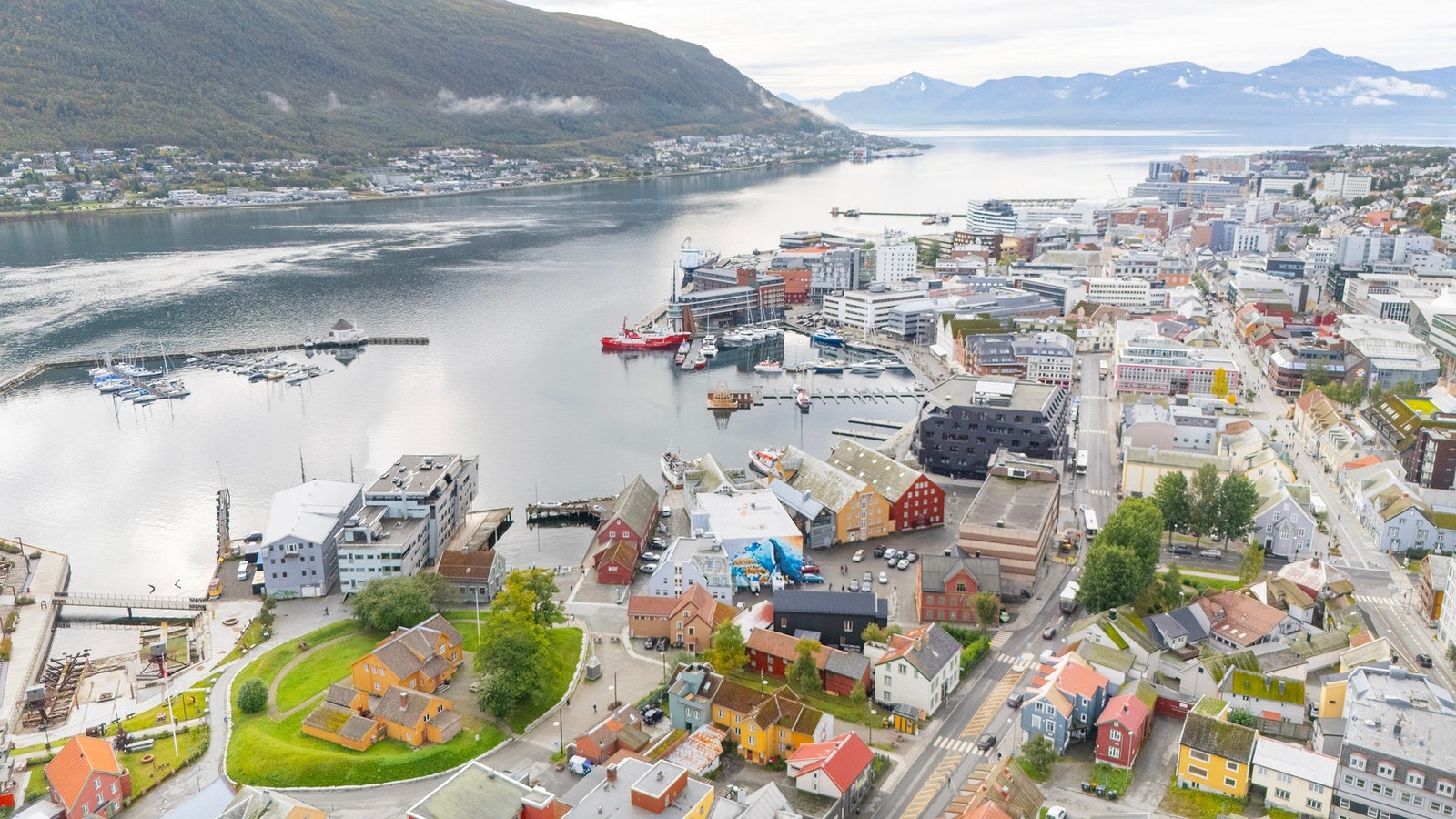 Gåavstand til Tromsø sentrum hvor alle fasiliteter finnes. Galleribilde