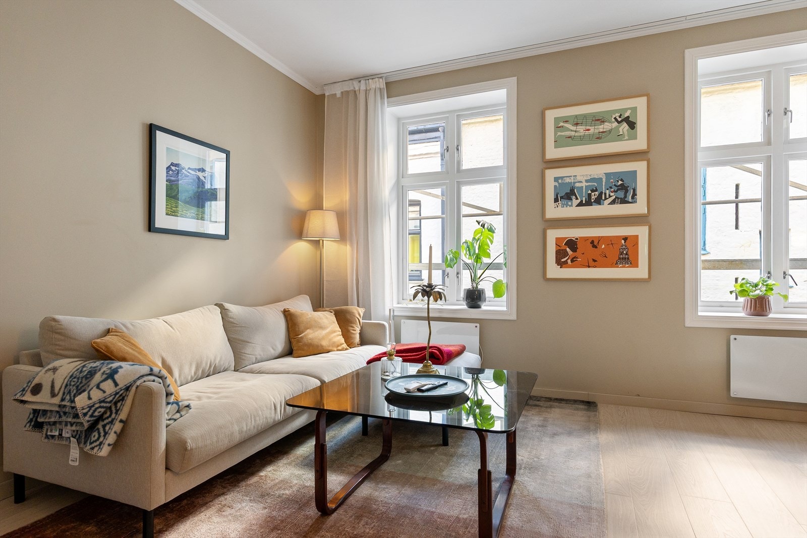 Eier opplyser at de resterende vinduene som ennå ikke er skiftet, vil bli byttet i løpet av høsten 2025. Kostnadene for dette er allerede dekket. Galleribilde