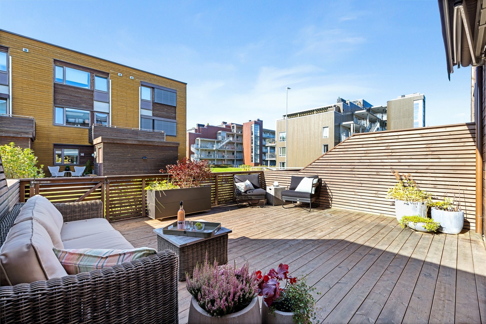 Terrassen er svært romslig og er på hele 24 kvm! Galleribilde