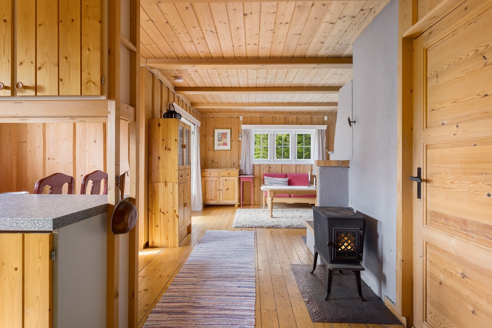 Spisestue/stue Galleribilde