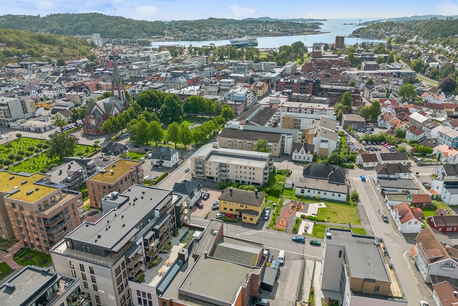 En lettstelt og enkel hverdag, rett utenfor sentrumskjernen. Galleribilde