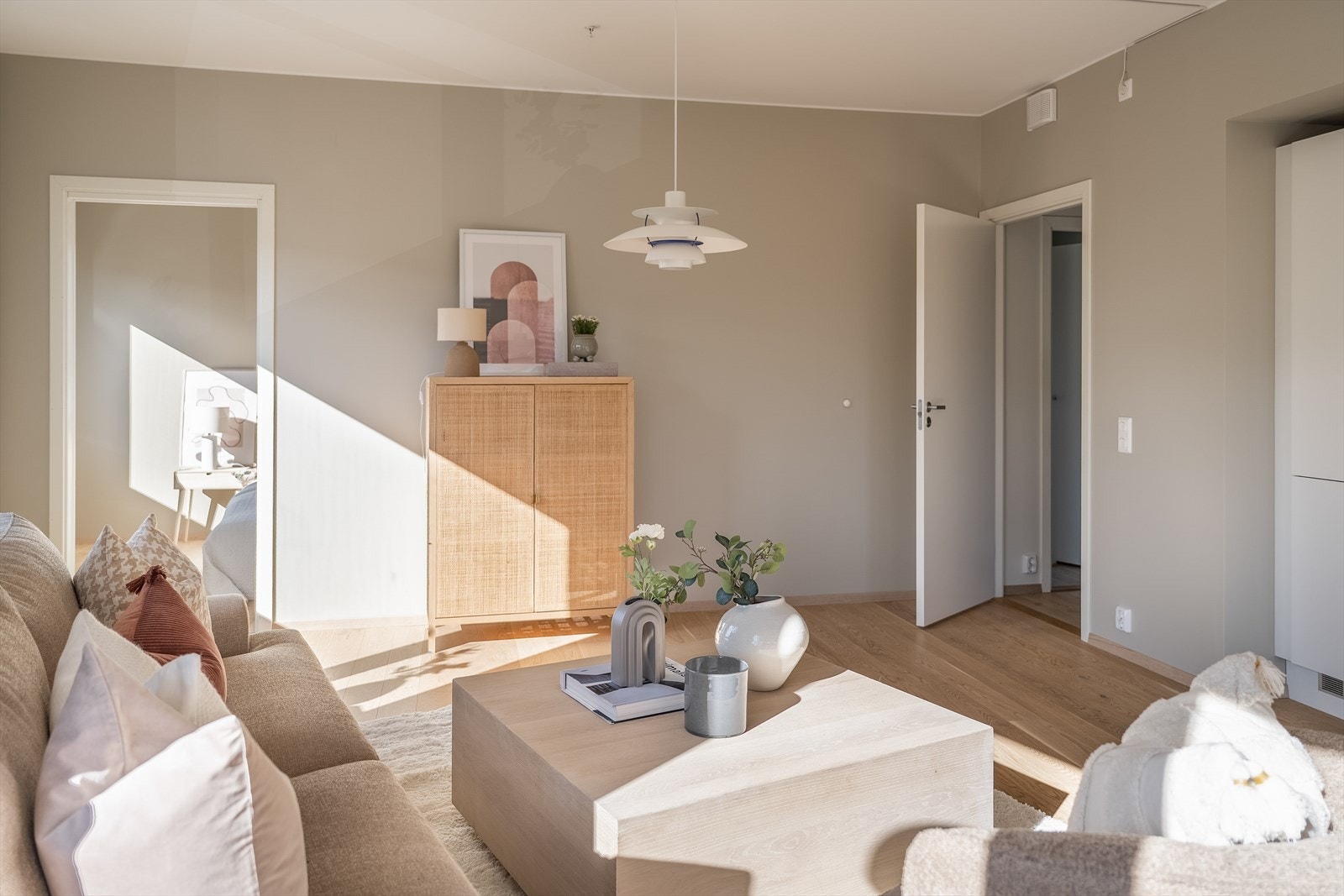 Ønsker man en større stue til fordel for et 3. soverom kan man fint fjerne hjørnesoverommet. Man vil da få ca. 10 kvm mer stue! Galleribilde