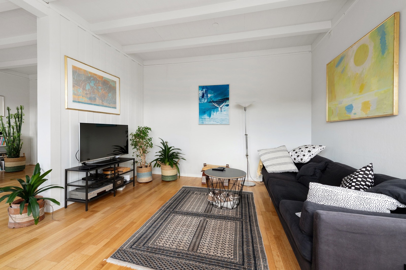 Koselig TV-stue med lune detaljer. Galleribilde