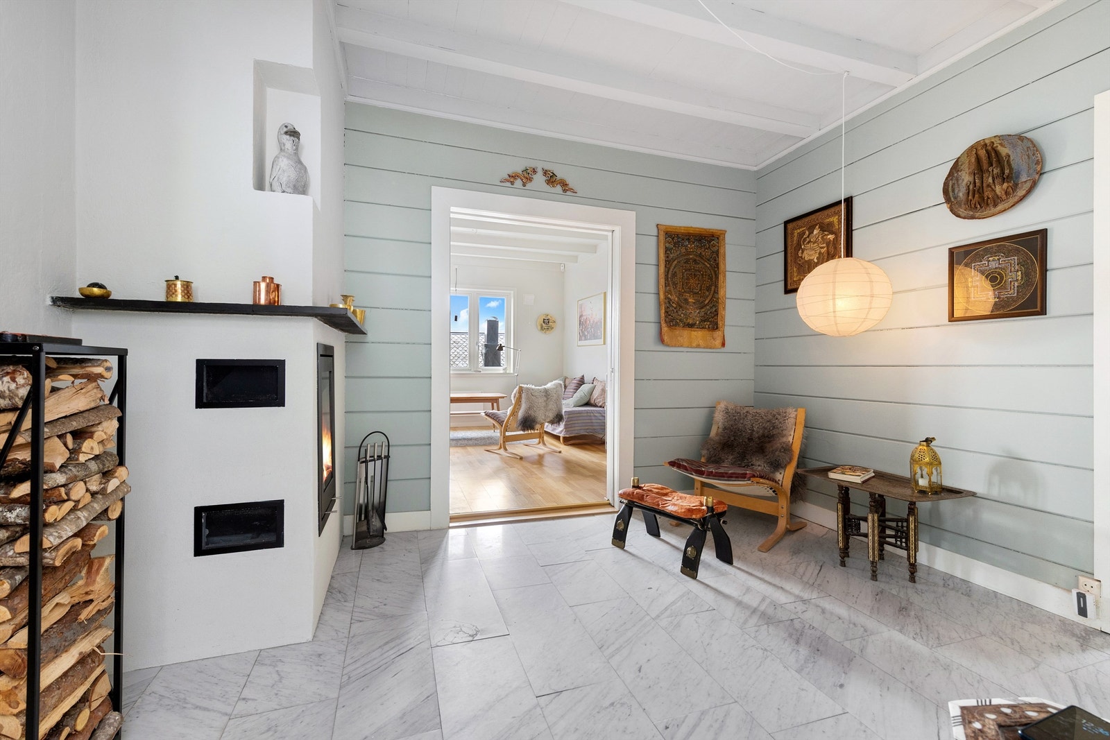 Hallen har god plass til møblering og praktiske løsninger. Galleribilde