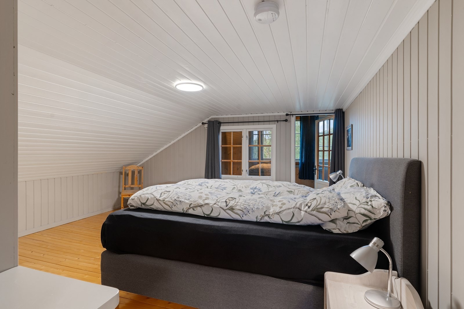 Overflater på alle soverom er behandlet i nyere tid Galleribilde