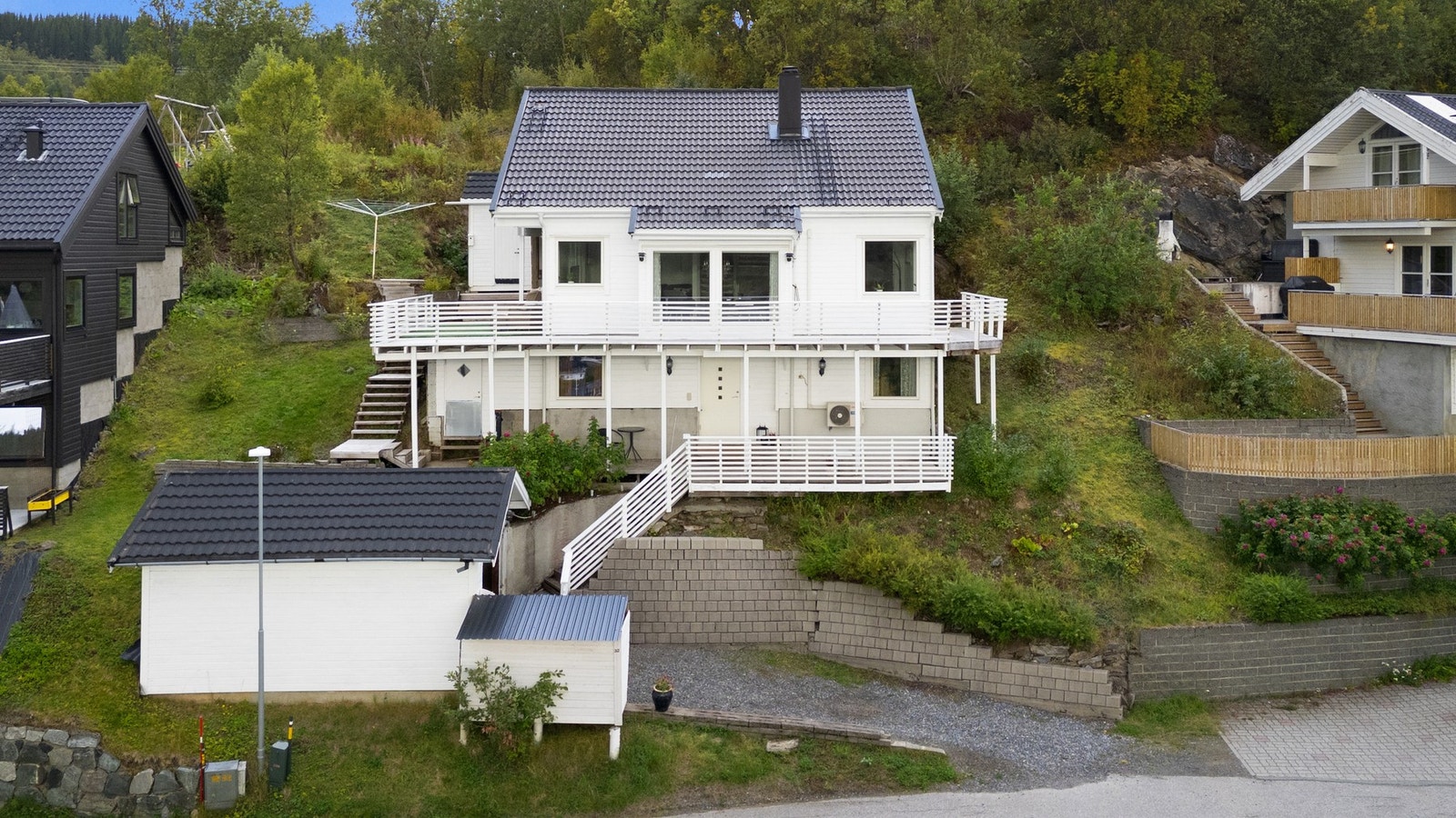 EIE Harstad v/megler Vetle Larsen har gleden av å presentere Bjørnhågen 32! Foto: Patty Thorbergsen Galleribilde