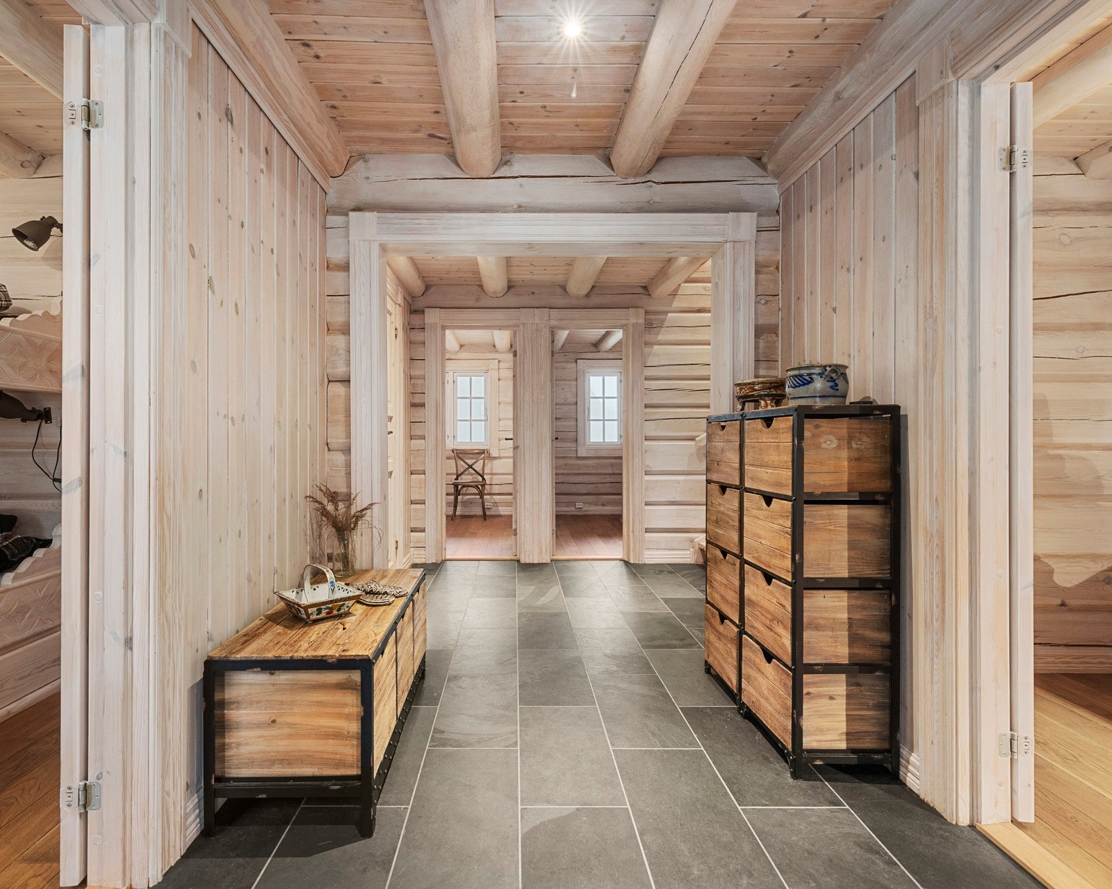 Flislagt entré med varmekabler Galleribilde