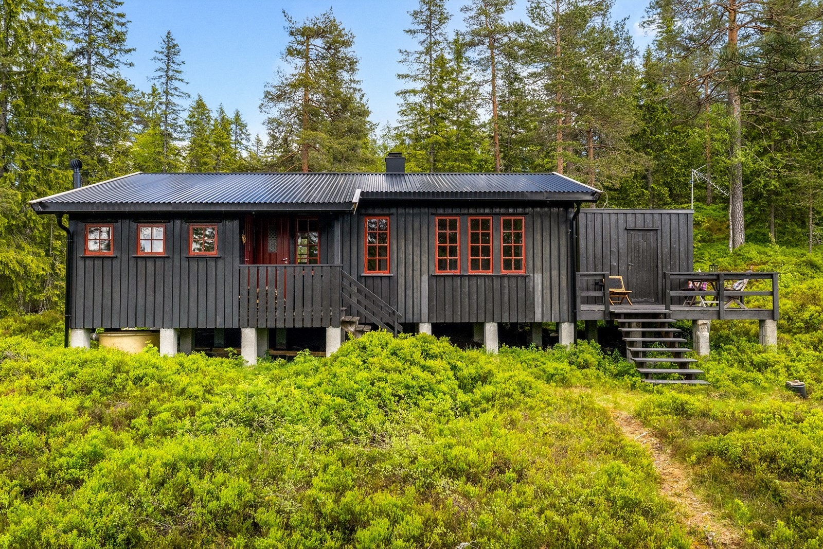 Fasaden er i dag ferdigmalt etter bildene* Galleribilde