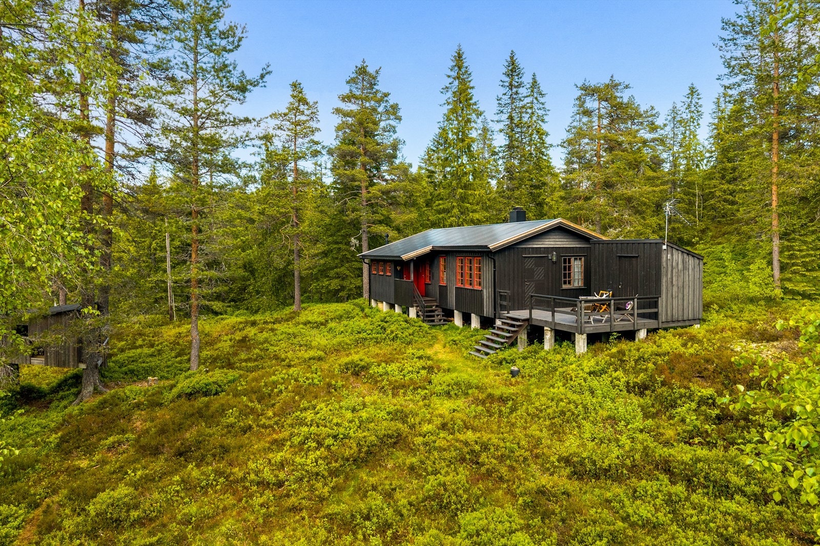 Velkommen til Breivannsveien 747 - Hytta er i dag malt etter bildene ble tatt* Galleribilde