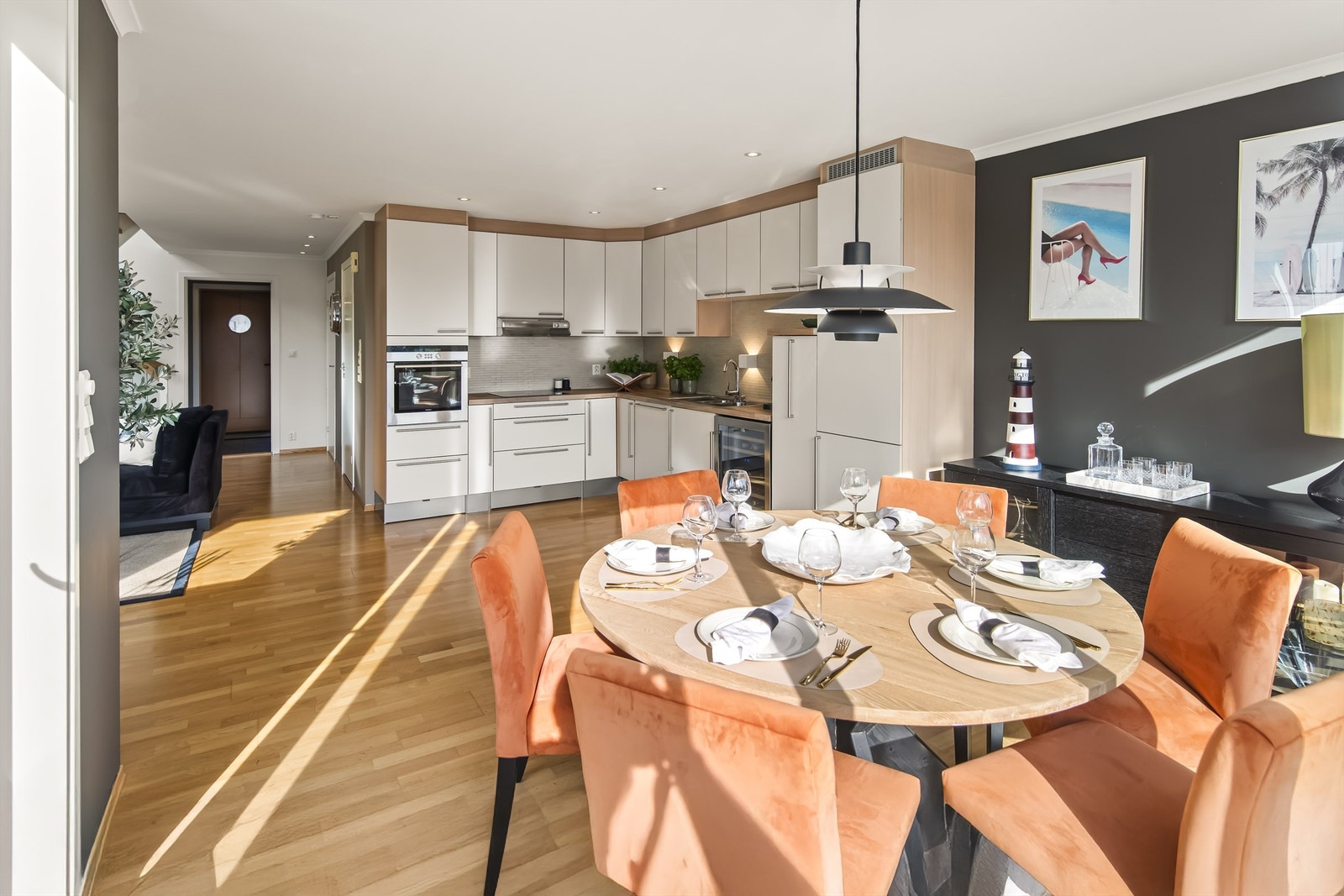 Her er god plass til å samle familie og venner til hyggelig måltid! Galleribilde