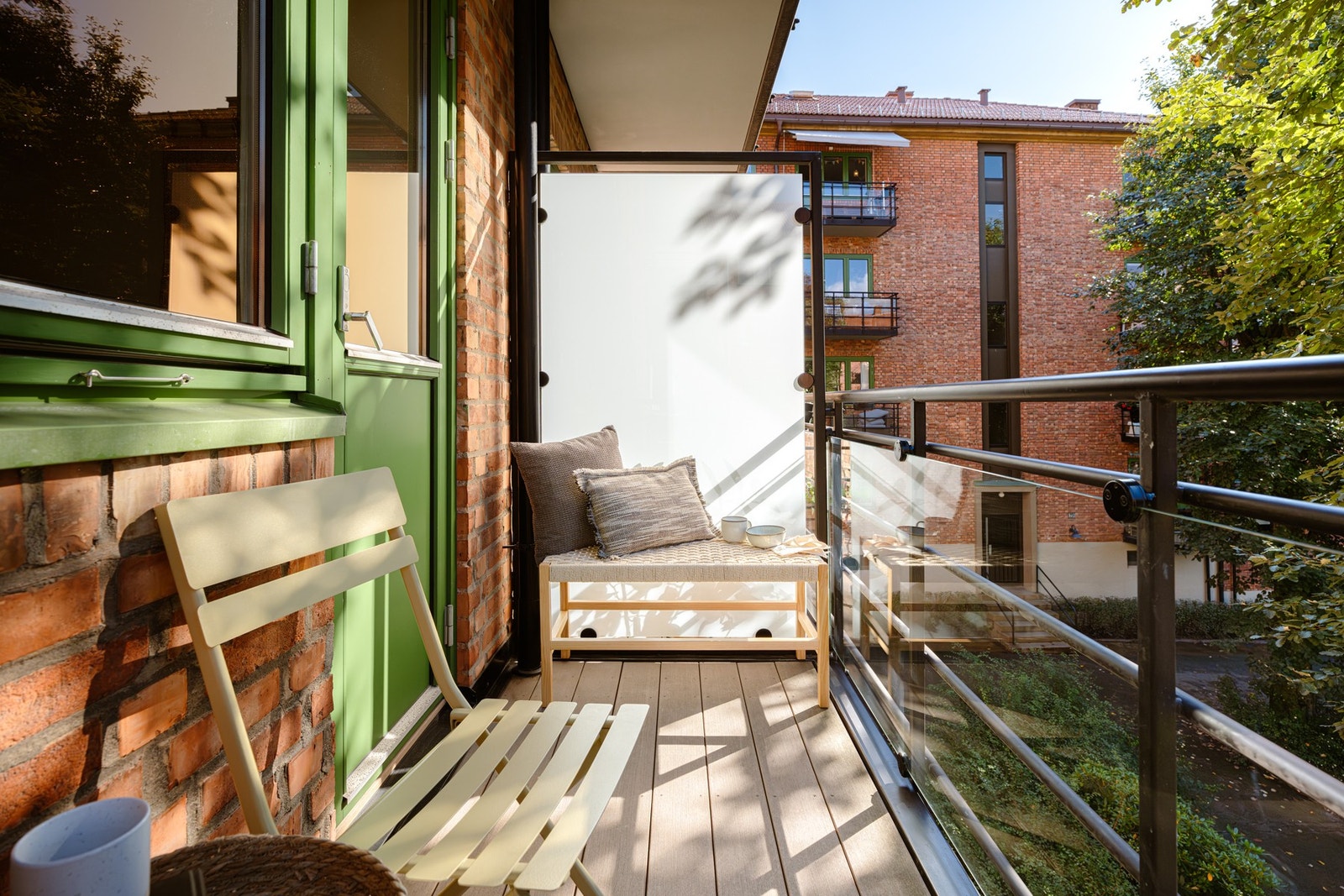 Uteplassen er på ca.3 kvm og gir med det plass til balkongmøblement og beplantning. Galleribilde