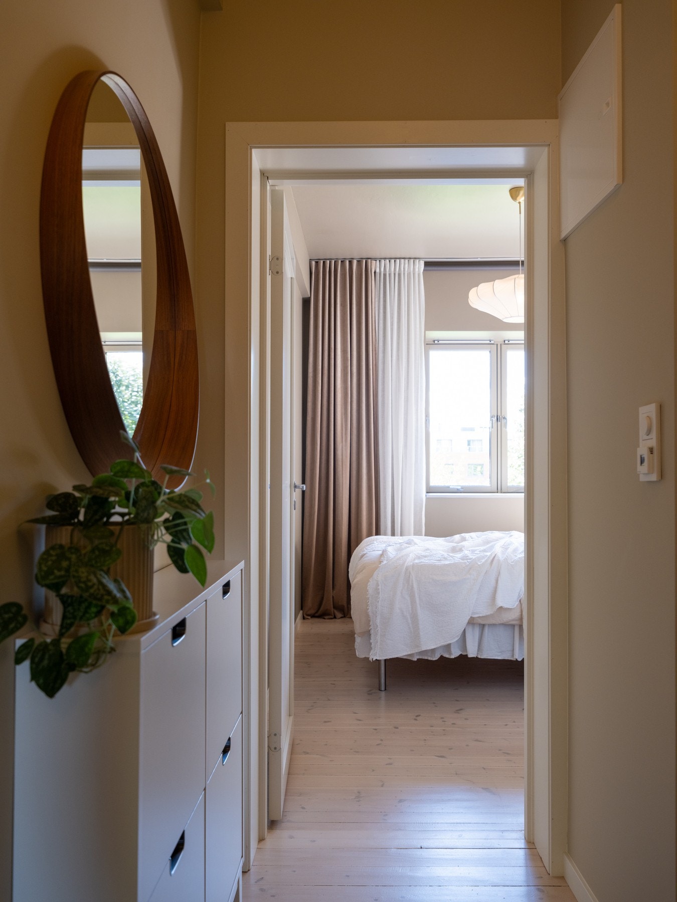 Velkommen til det som kan bli ditt/deres nye hjem! Her åpner du opp inngangsdøren og vil få godfølelsen fra start. Galleribilde