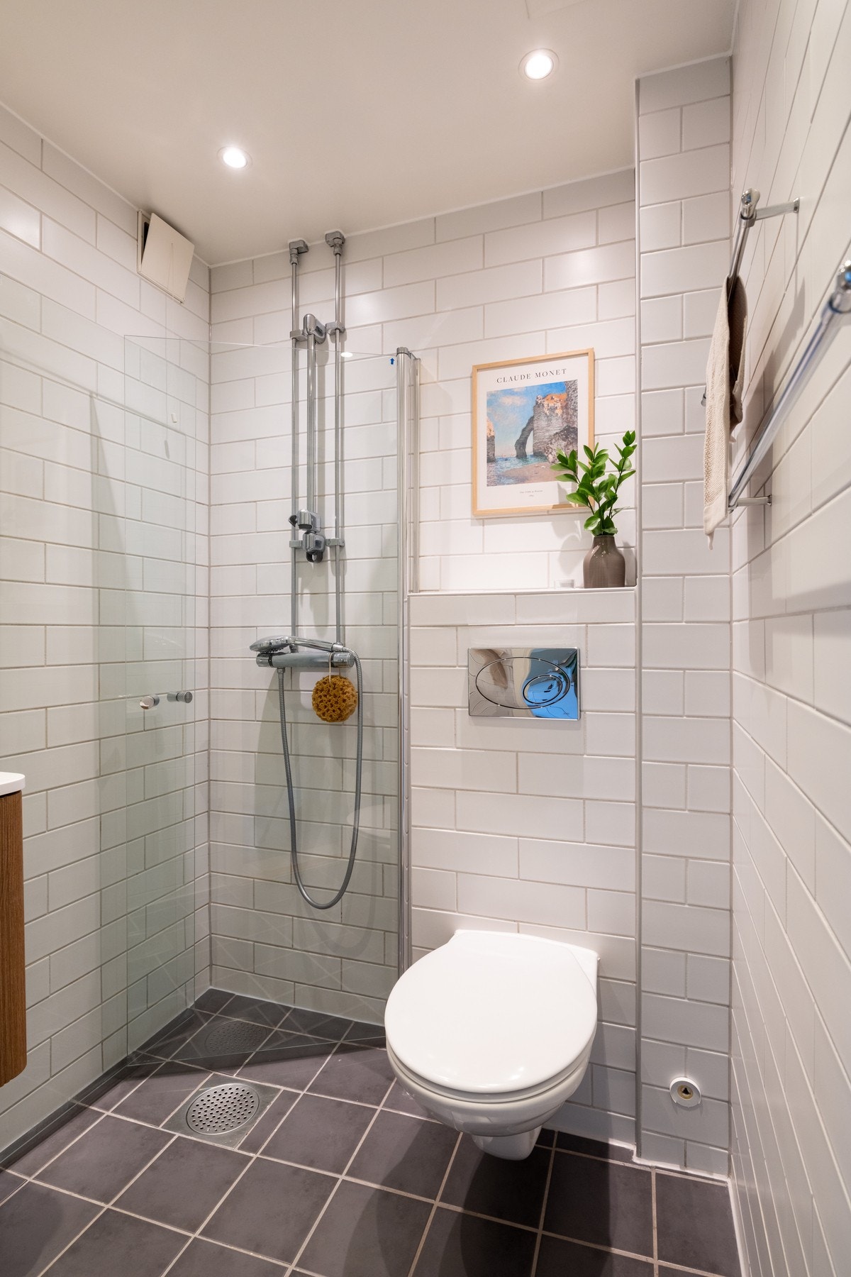 Det er felles vaskerom i kjelleren hvor det ble gjort utskifting av maskiner og diverse oppgraderinger august 2025. Galleribilde