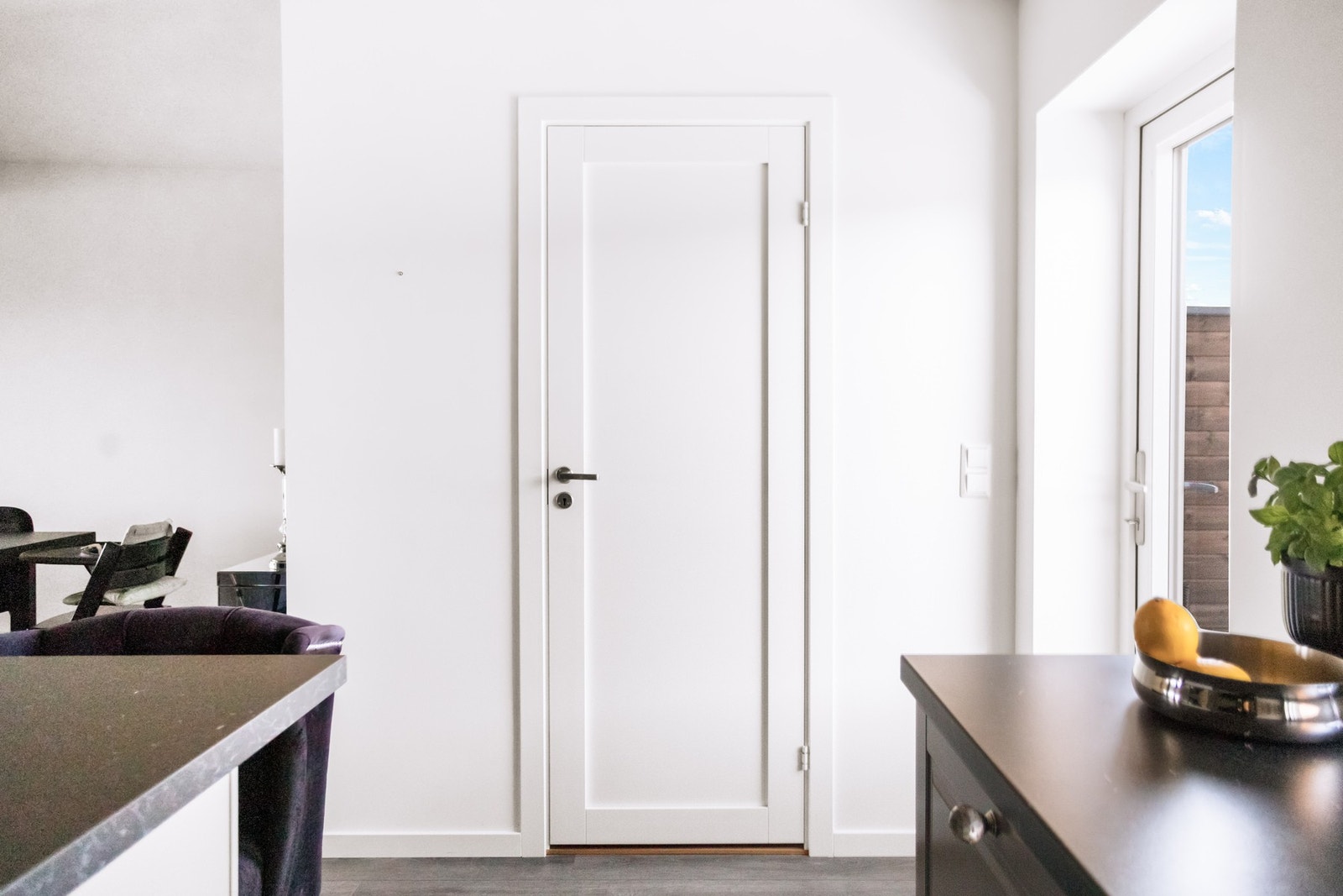 I tilknytning til kjøkkenet er det toalettrom. Galleribilde