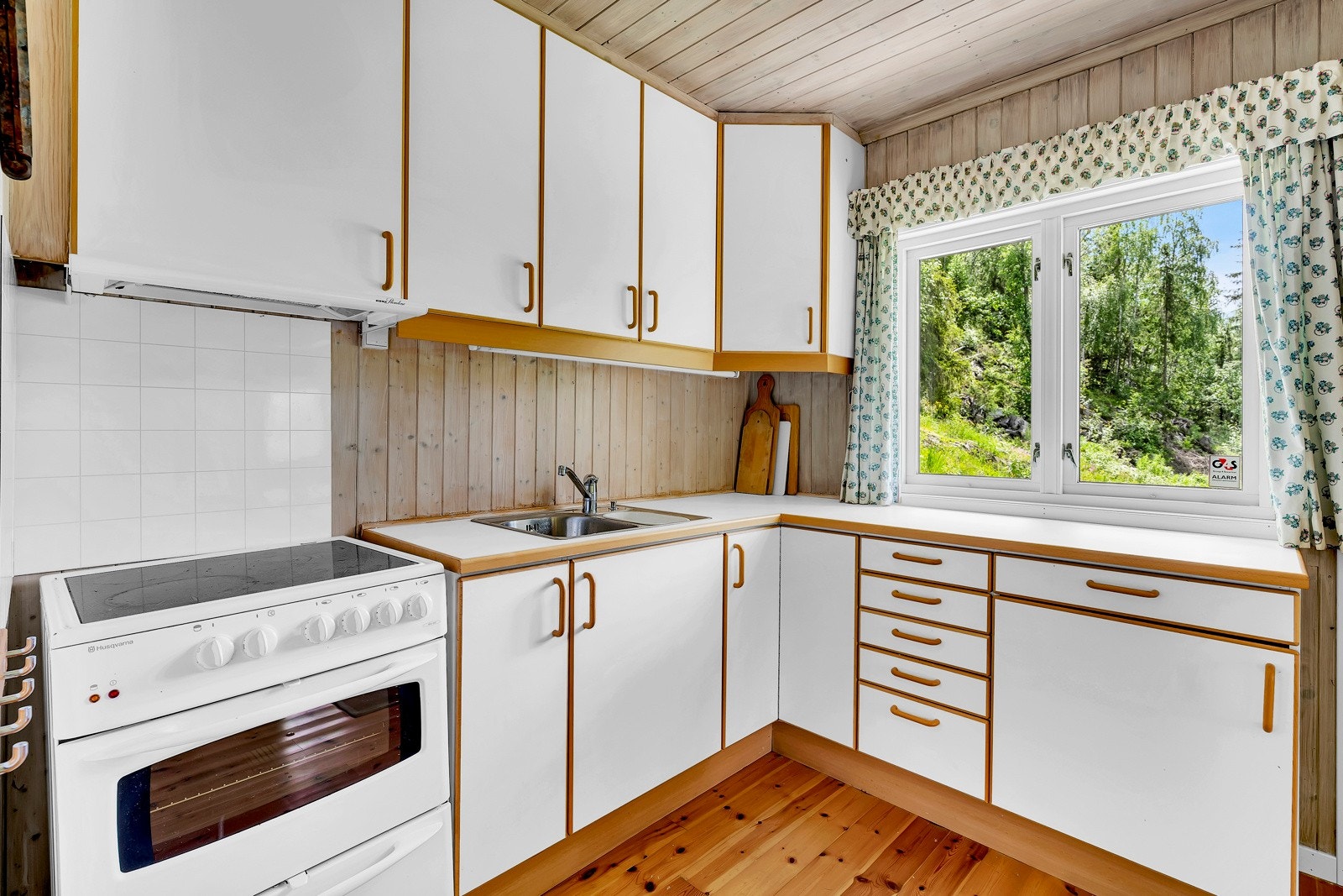 Kjøkken med god benkeflate Galleribilde