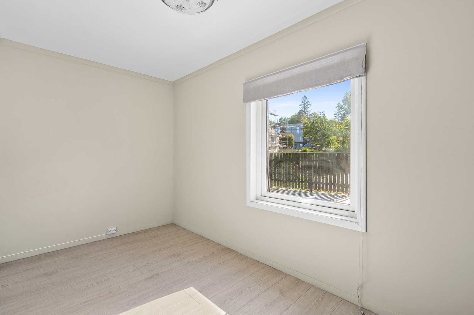 Fleksibelt rom som kan brukes etter behov. Passer som gjesterom, barnerom eller hjemmekontor. Godkjent som Grovkjøkken iht byggetegninger. Galleribilde