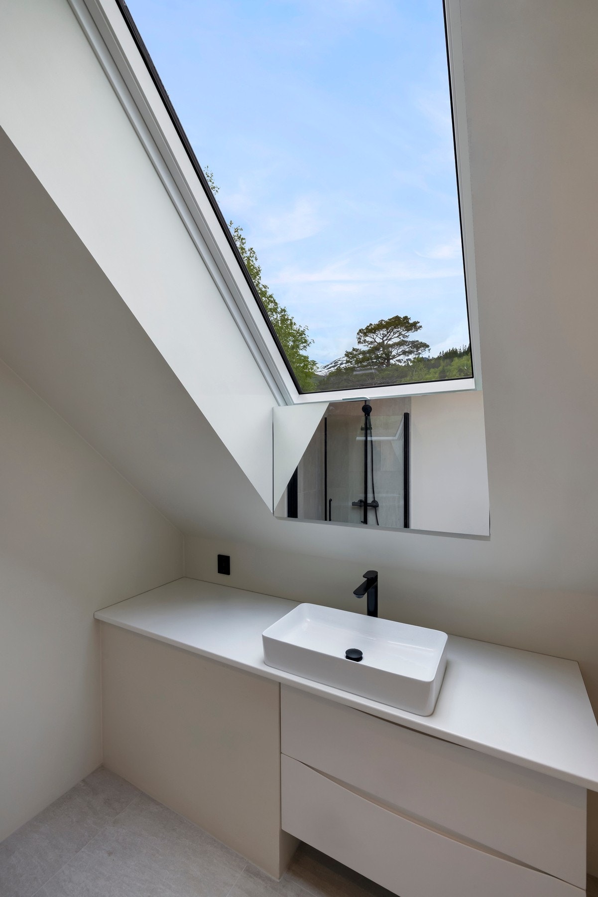 Takvindu som tar inn naturlig lys Galleribilde