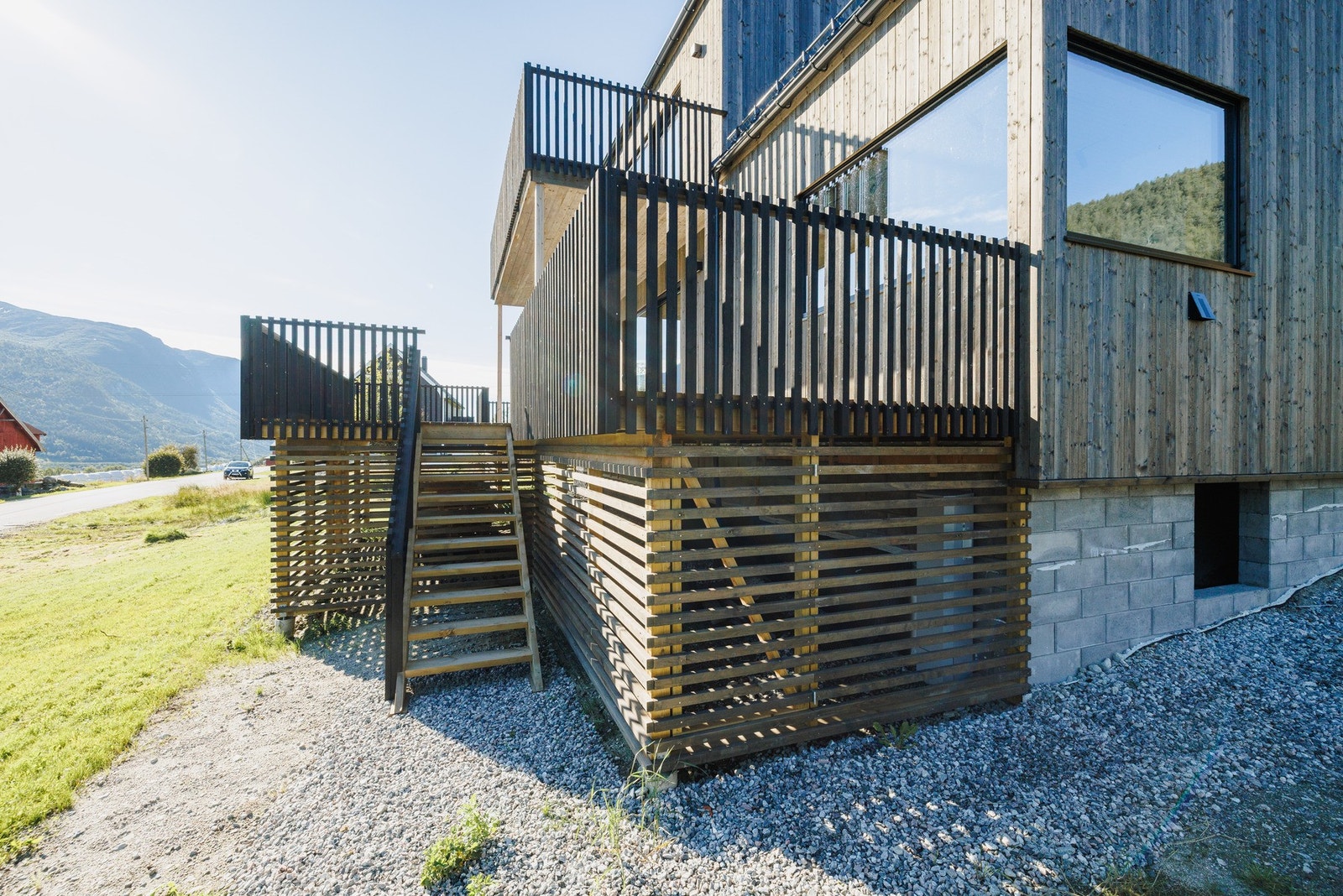 Trapp fra hage til veranda Galleribilde