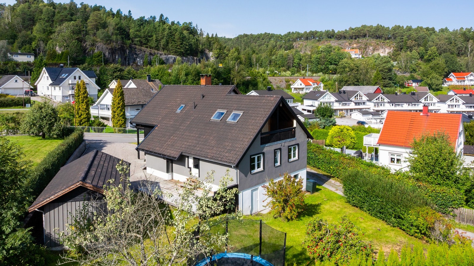 Stor og deilig hage Galleribilde