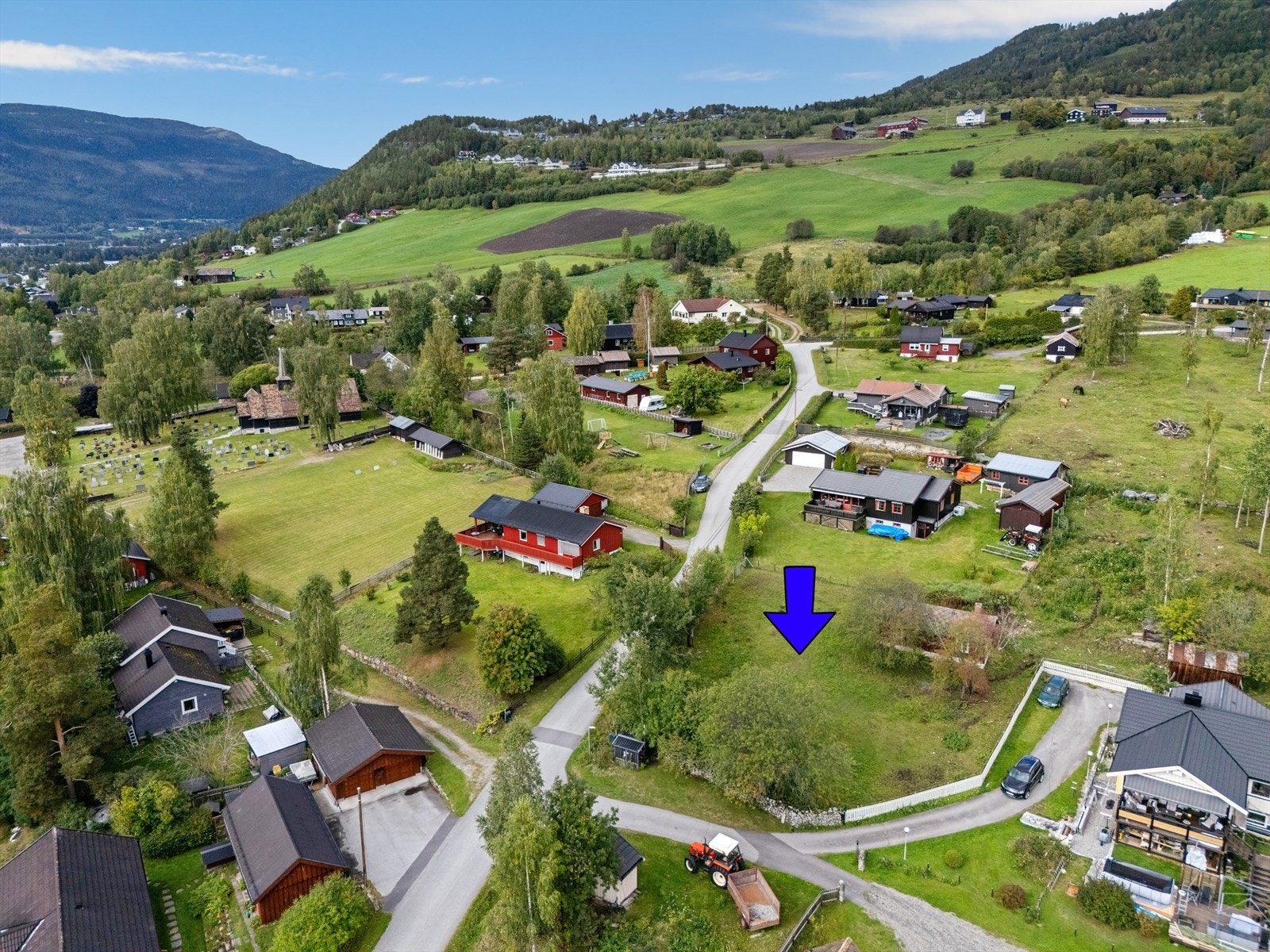 Området ligger sentralt til og det er gang- og sykkelavstand til barnehage, skole og nærbutikk. Galleribilde