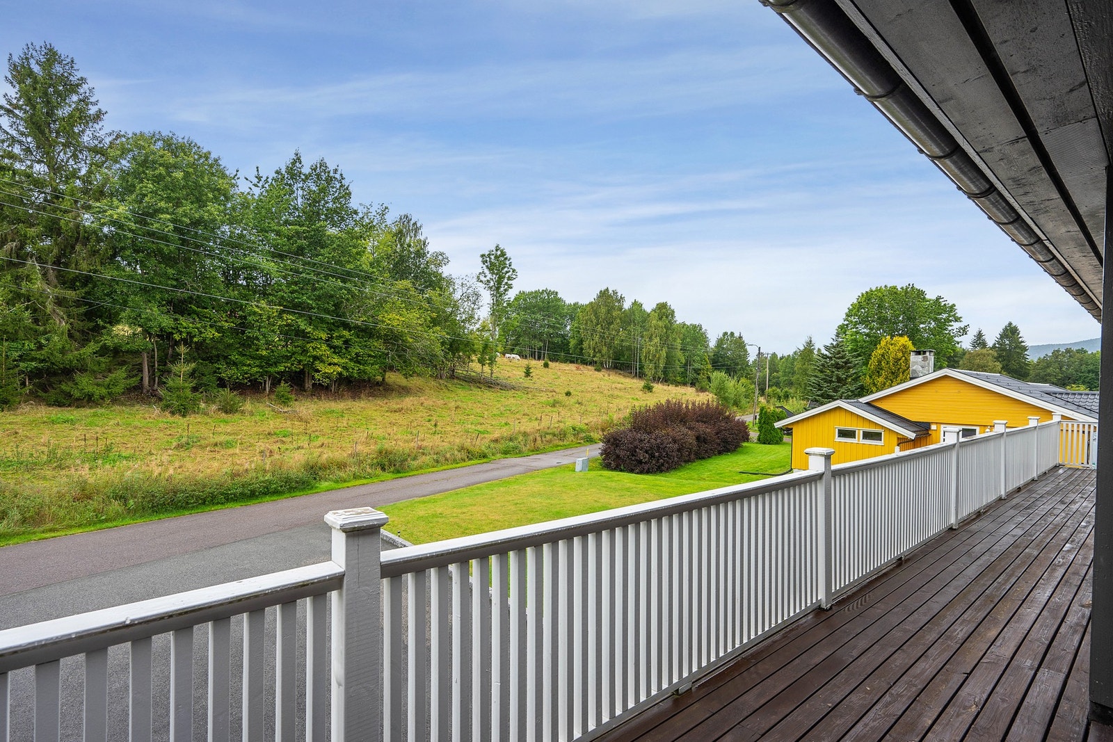 Videre har man utgang fra hovedsoverommet til vestvendt balkong på 24 kvm. Galleribilde