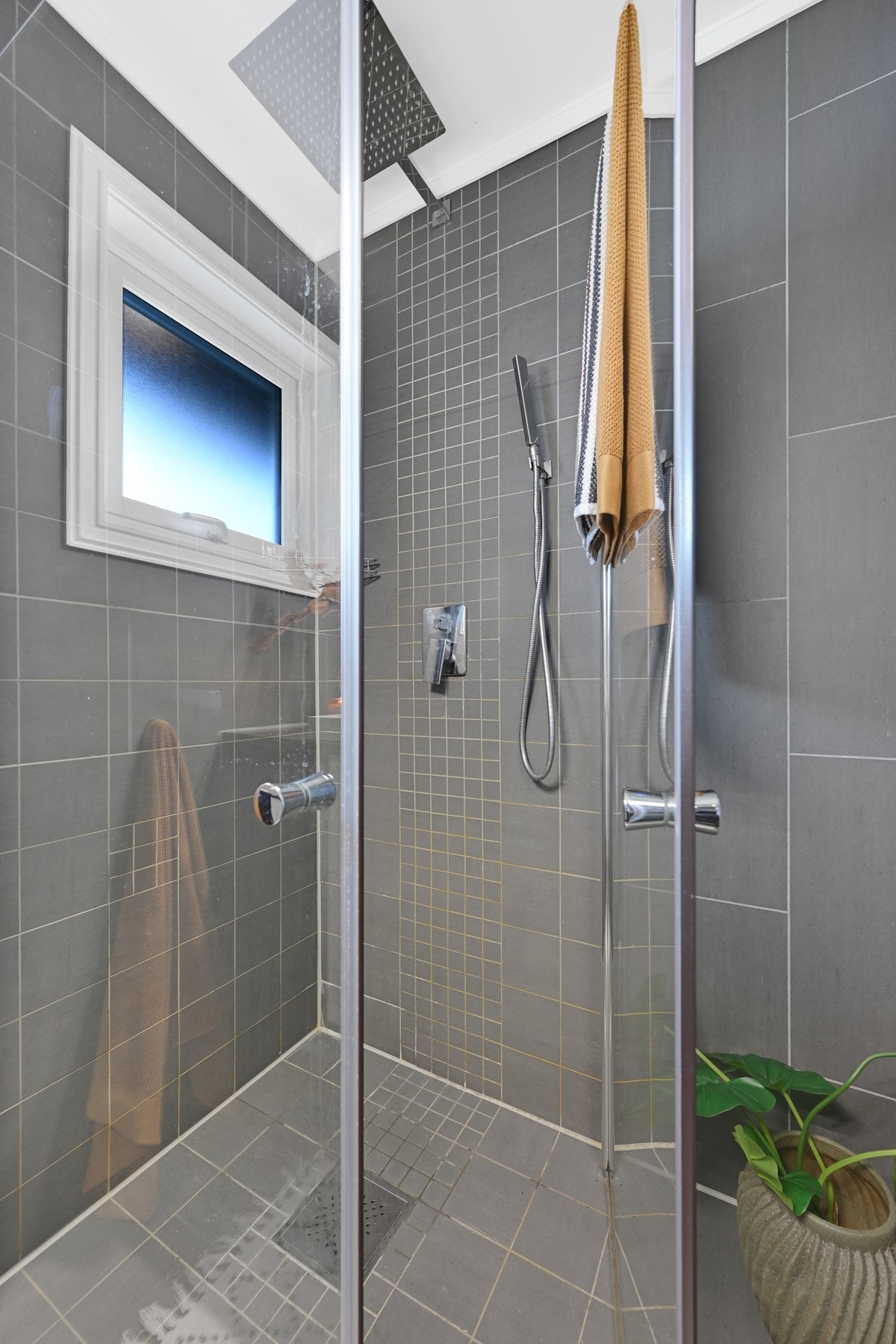 Her er det også regnfallsdusj. Galleribilde