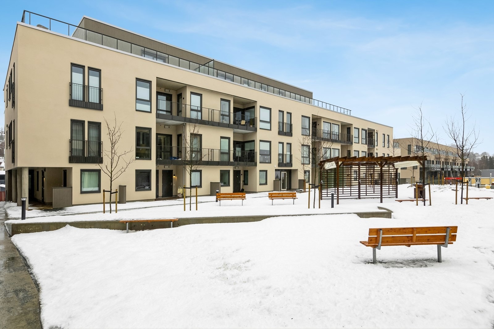 I Bymarka finner man fine turløyper både på sommer- og vinterstid. Innenfor en radius på ca. 1 km fra boligen finner du også Haukvannet, Lianvatnet og Kyvatnet med bade og fiskemuligheter. Galleribilde