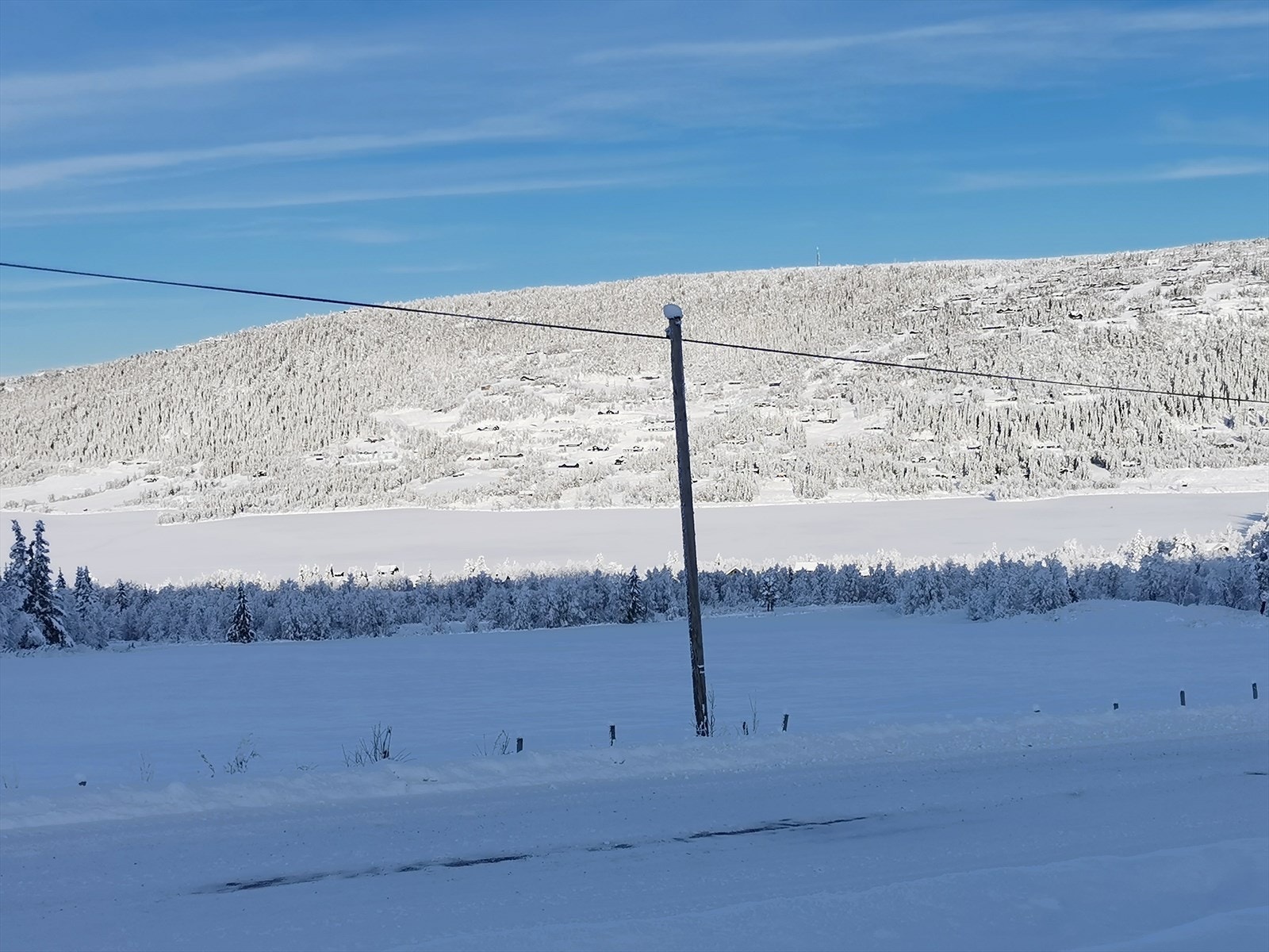 Utsikt fra hytta over mot Ålfjell. Galleribilde