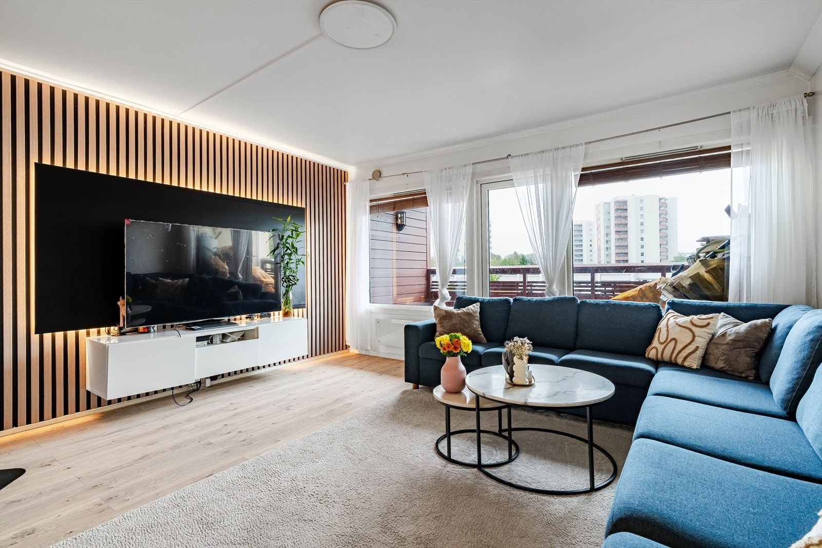 Dette er en flott borettslagsleilighet med 2 solrike balkong og en fornuftig planløsning. Galleribilde