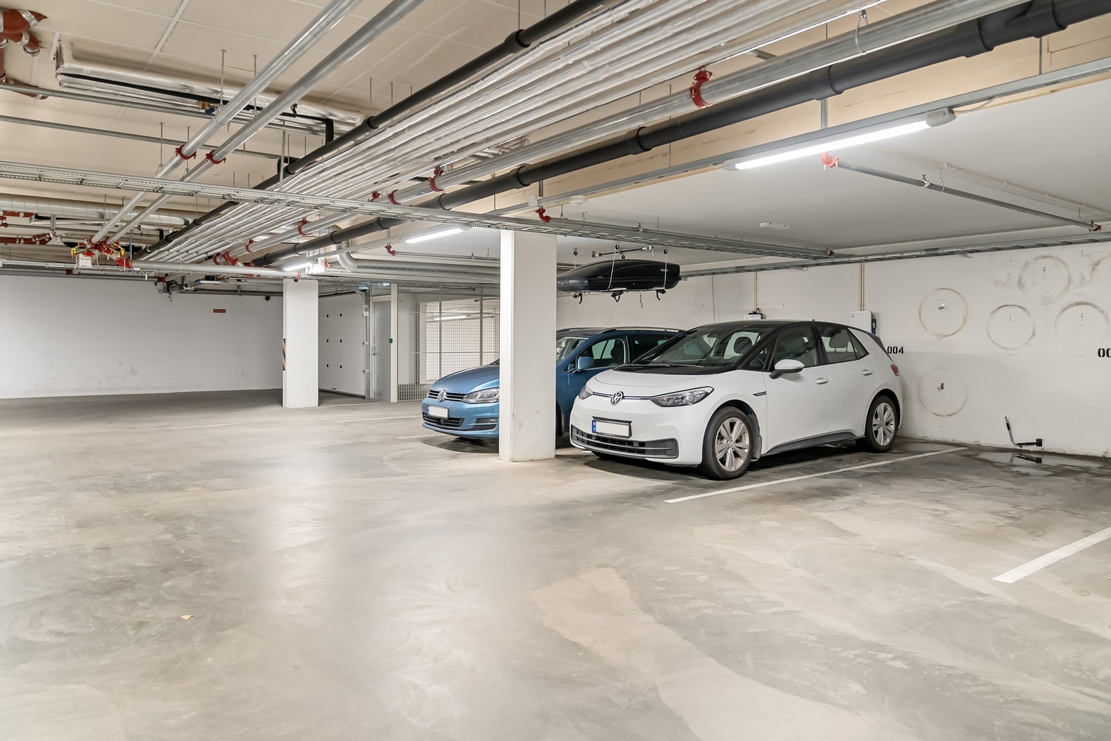 Det medfølger 1gGarasjeplass med installert el-bil lader Galleribilde
