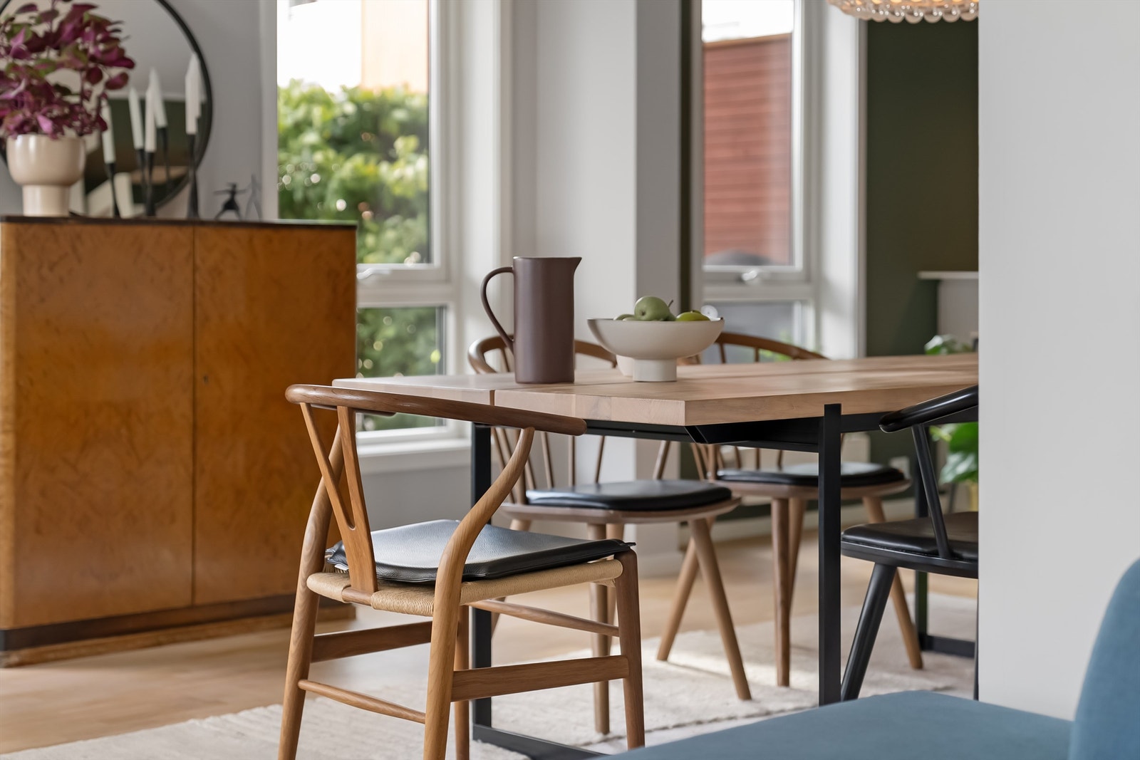 Bygg fra 2014 med tidsriktig design og kvalitet. Felles varmtvann og oppvarming Galleribilde