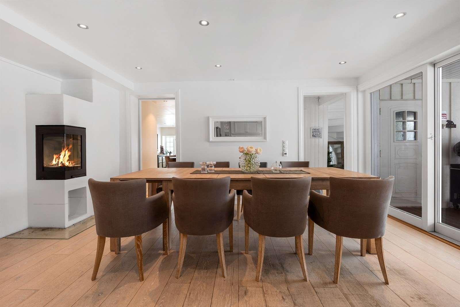 Hyggelig peis på kjøkkenet Galleribilde