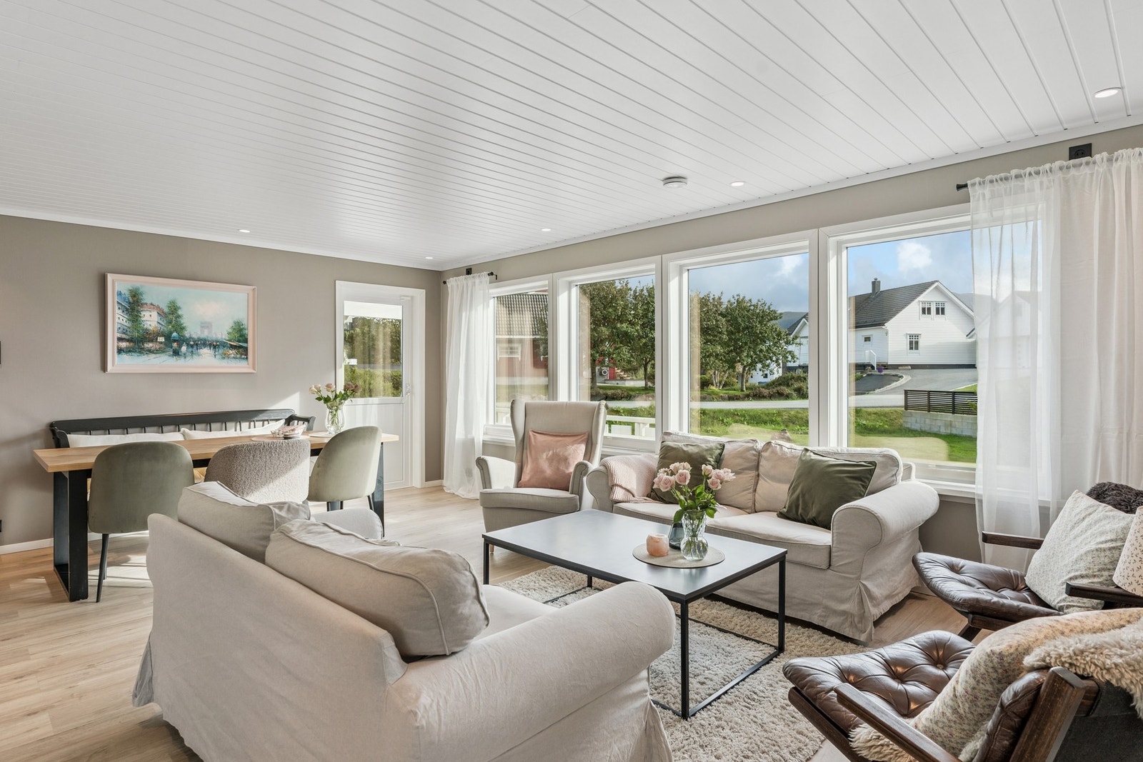 EiendomsMegler 1 v/ Gabrielle Moen Remøy har gleden av å presentere Toftestøvegen 52! ( Foto EFKT v/ Svein Olav Humberset). Galleribilde