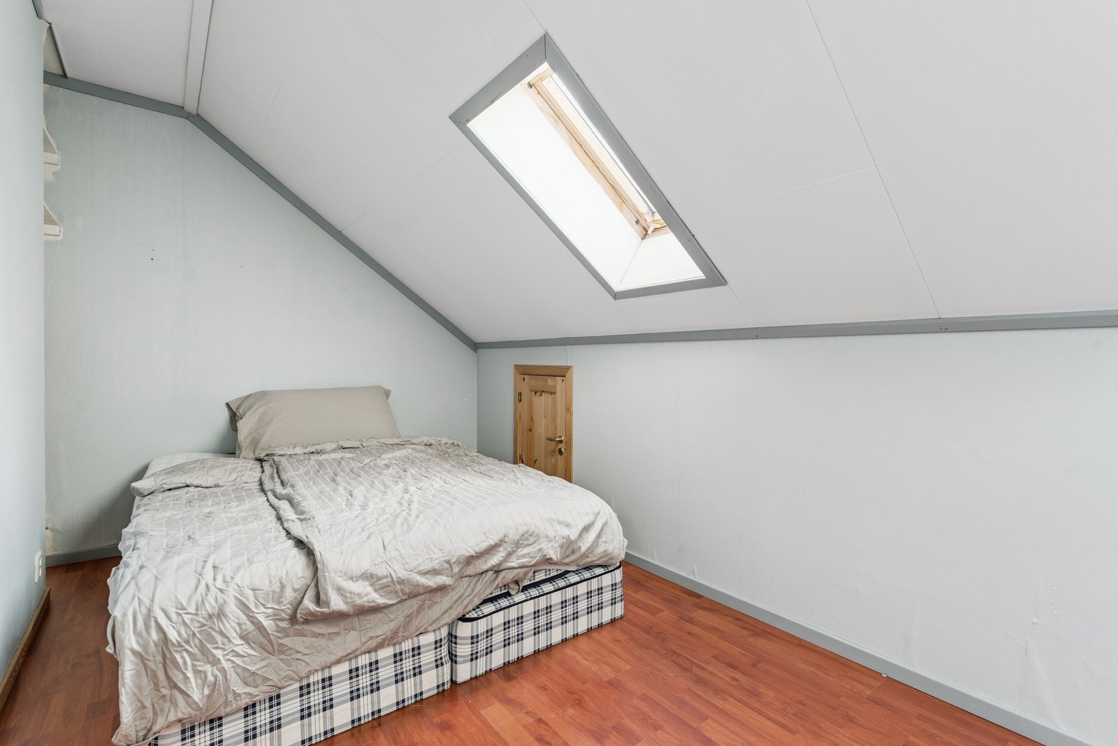 Soverom nr. 4. Dette rommet er ikke godkjent som soverom da det ikke tilfredstiller kravet til naturlig lys. Galleribilde