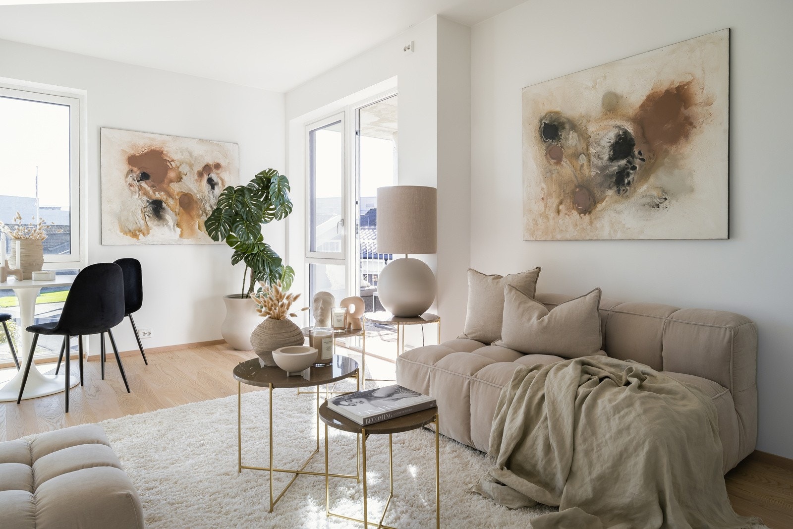 Leiligheten har moderne og gjennomtenkte løsninger i alle rom. Galleribilde