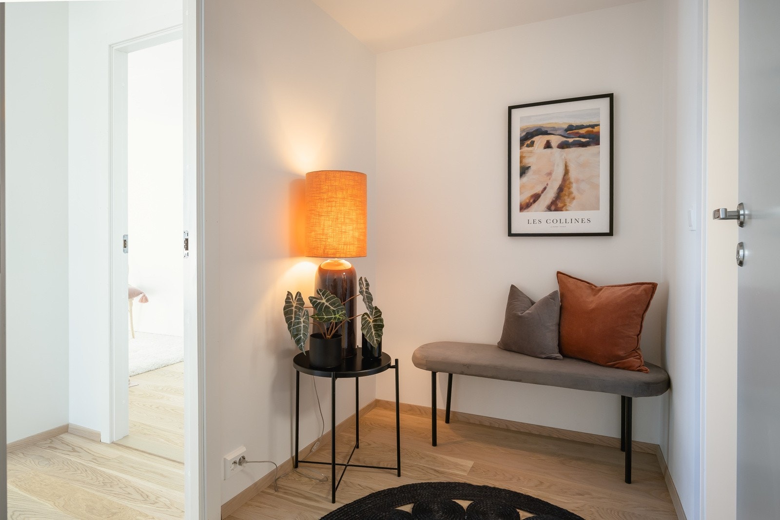 Enkel adkomst med både heis og trapper. Galleribilde