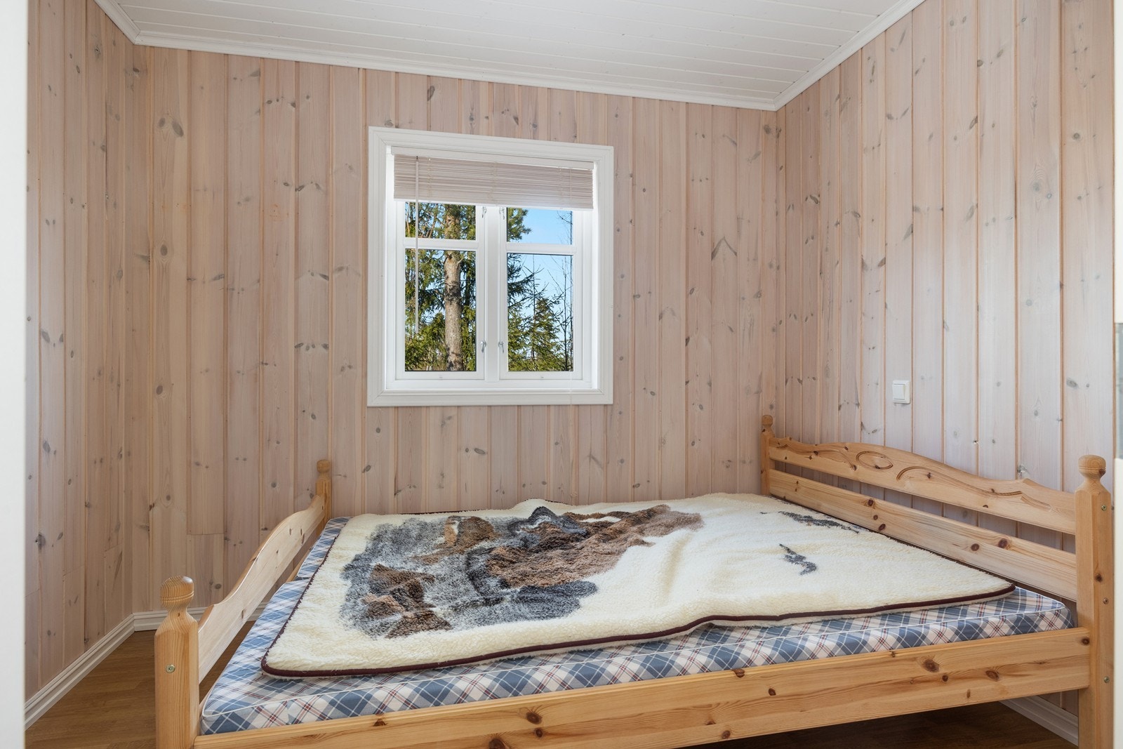 Soverom i hytta. Galleribilde