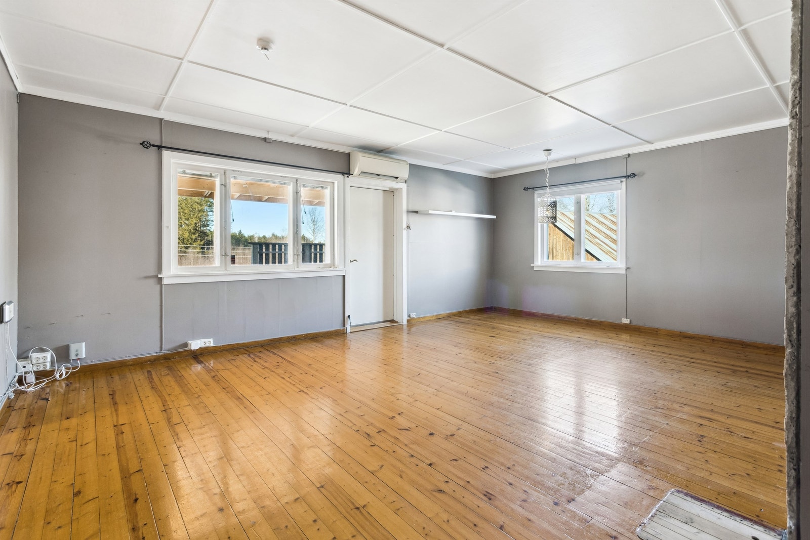 Stuen har utgang til den store terrassen mot vest Galleribilde