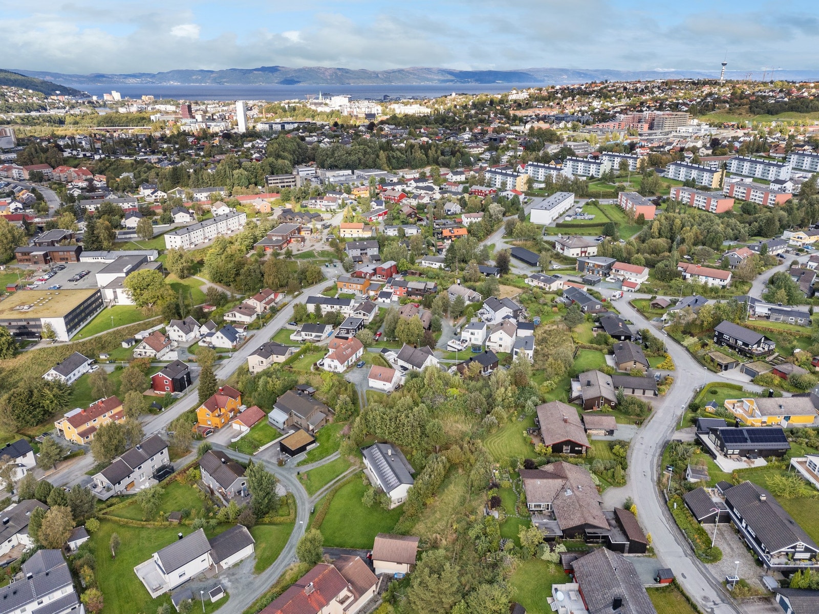 Her har man fin beliggenhet i rolige omgivelser, samtidig som det er kort vei til Trondheim sentrum. Galleribilde