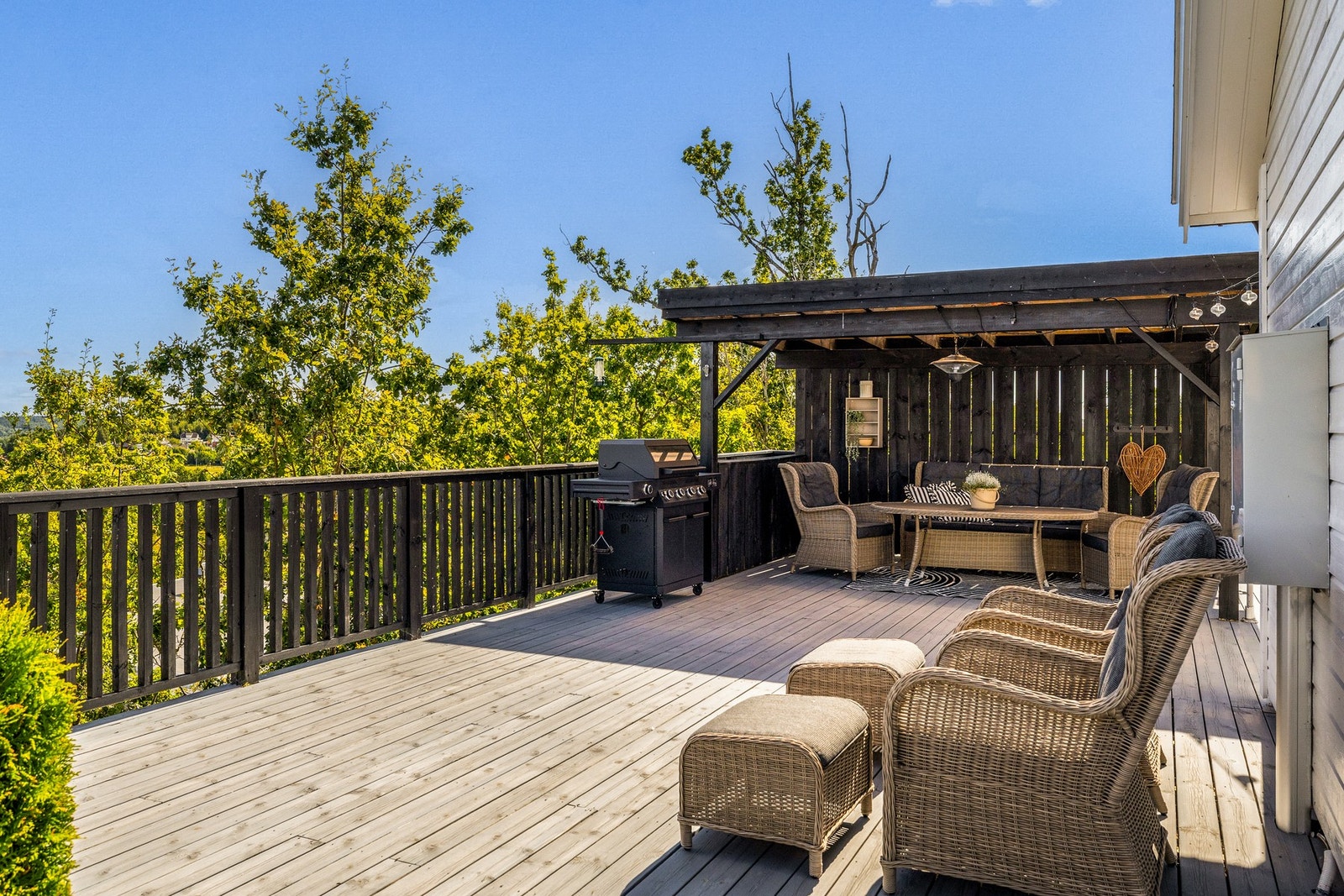 Egen utestue og jacuzzi Galleribilde