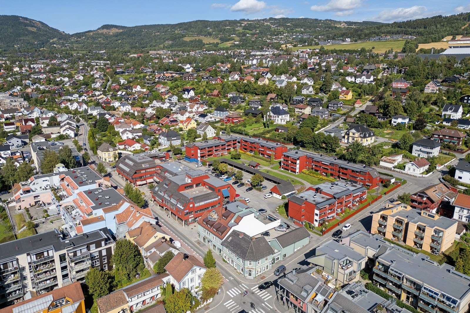 Lillehammer har god tilknytning til fantastiske tur- og rekreasjonsmuligheter for de som er glad i fjell, friluft og ski. Galleribilde