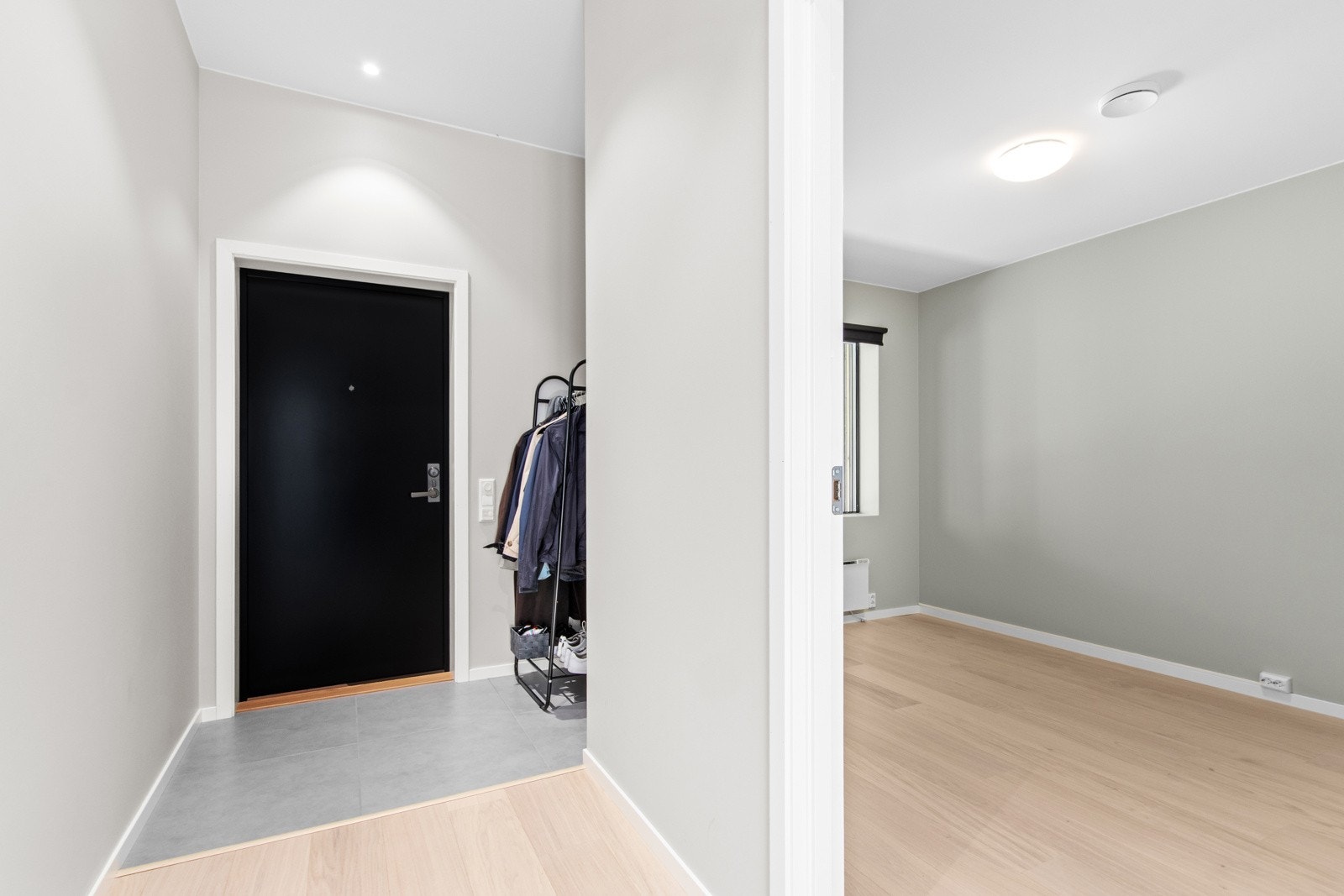 I entrè er det også avsatt plass for garderobeskap. Galleribilde